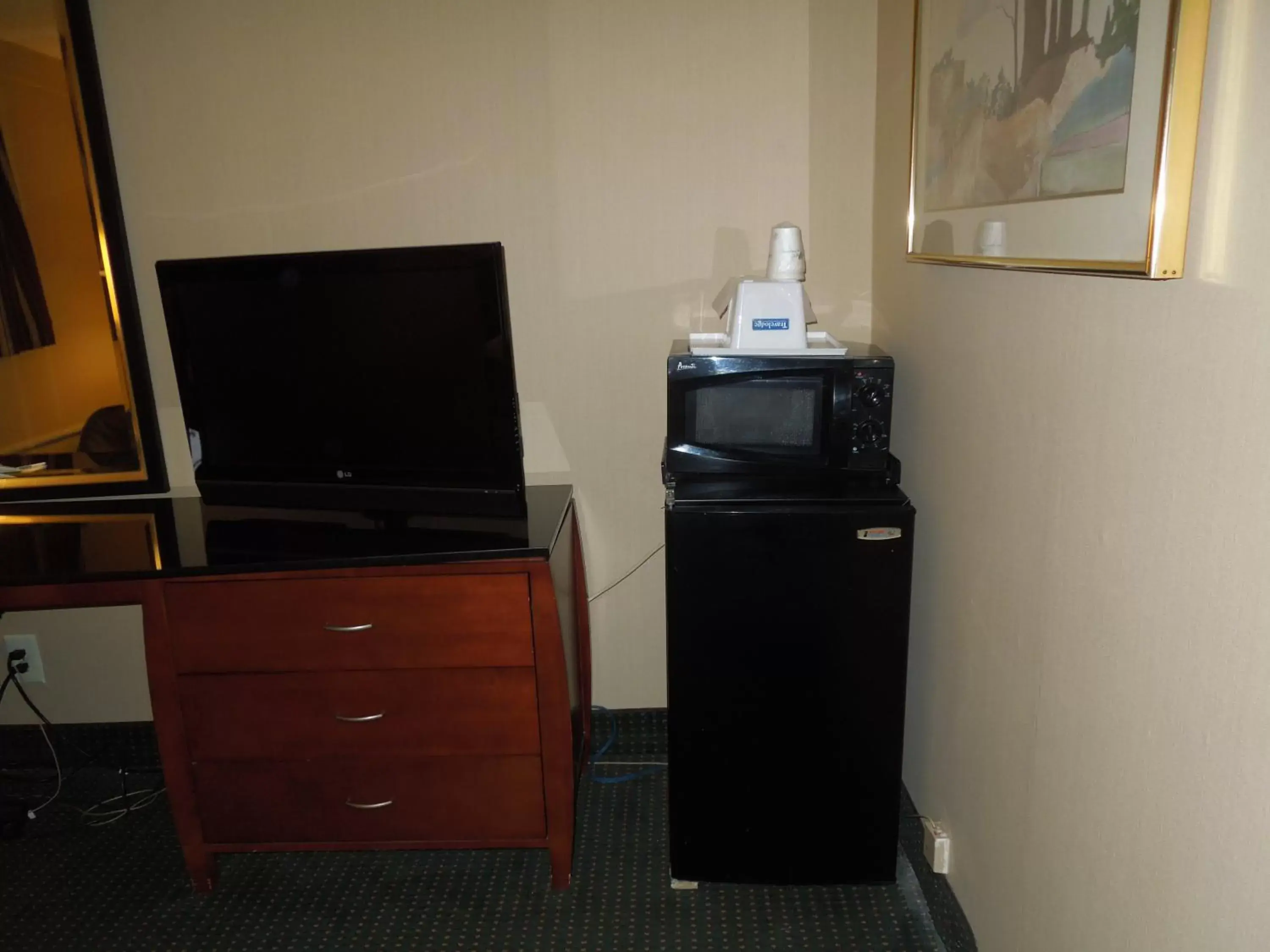 TV and multimedia, TV/Entertainment Center in Travelodge by Wyndham Silver Spring