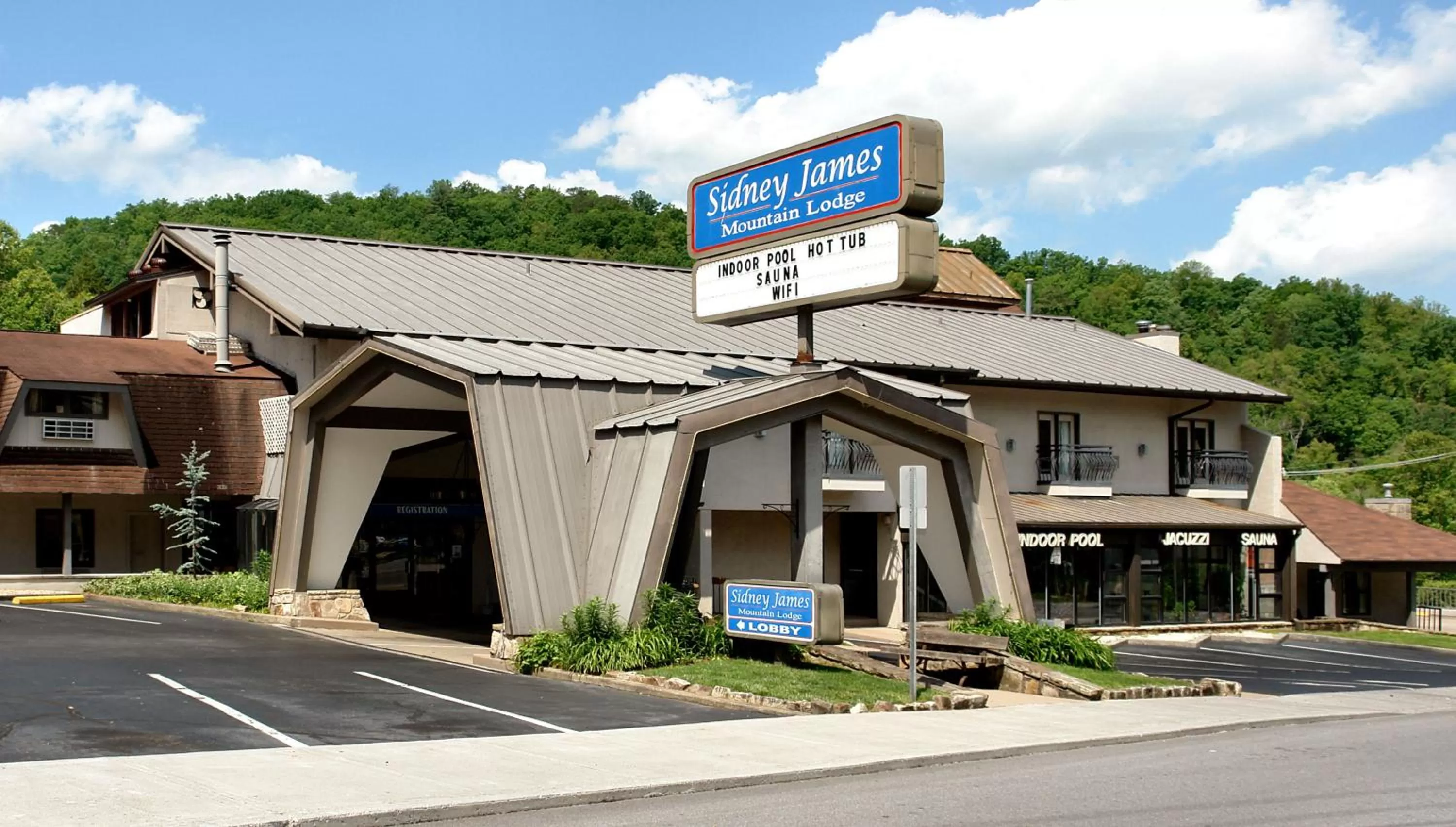 Facade/entrance in Sidney James Mountain Lodge