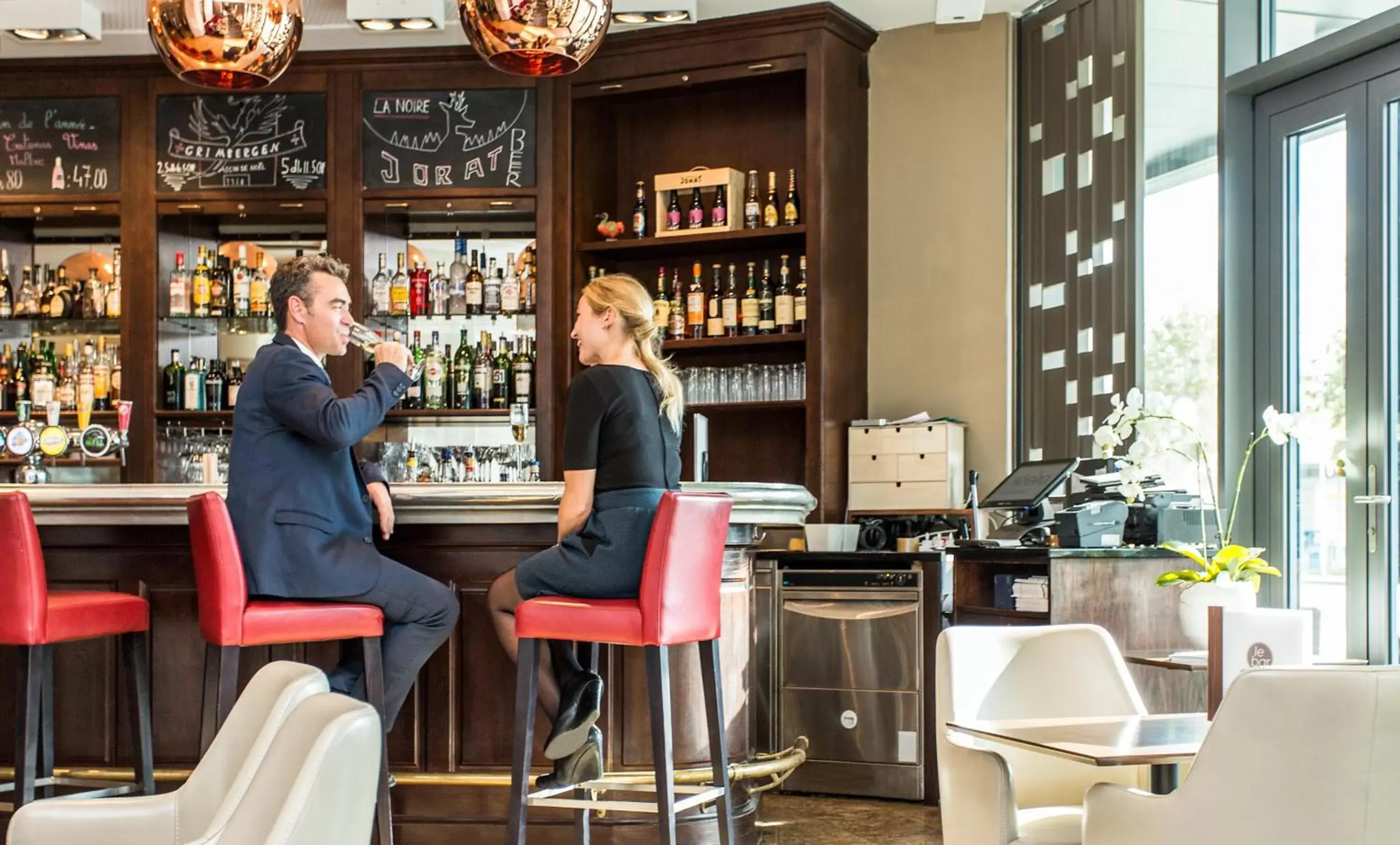 People, Lounge/Bar in Mövenpick Hotel Lausanne