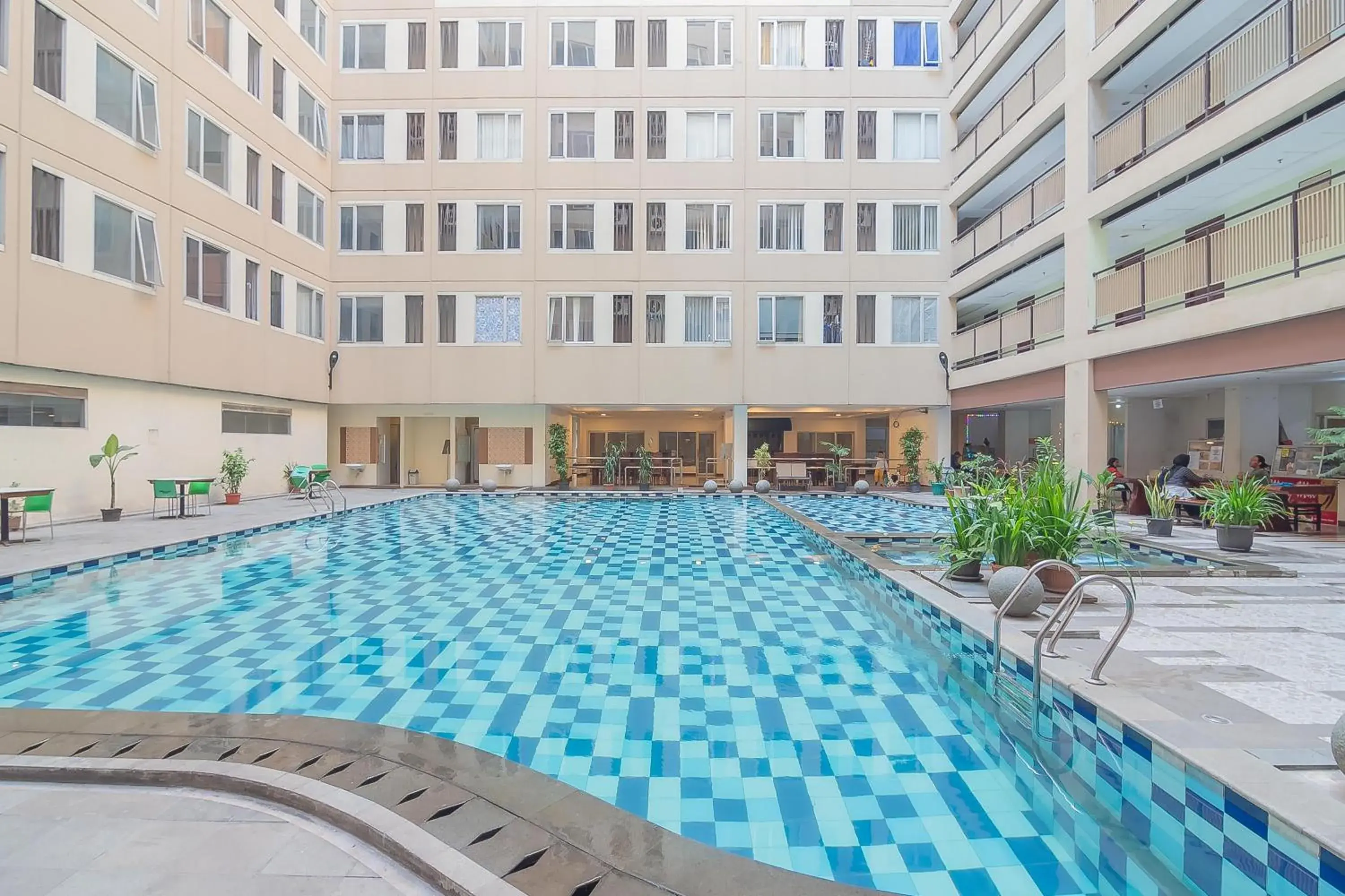 Swimming Pool in RedDoorz Apartment @ Emerald Towers Bandung