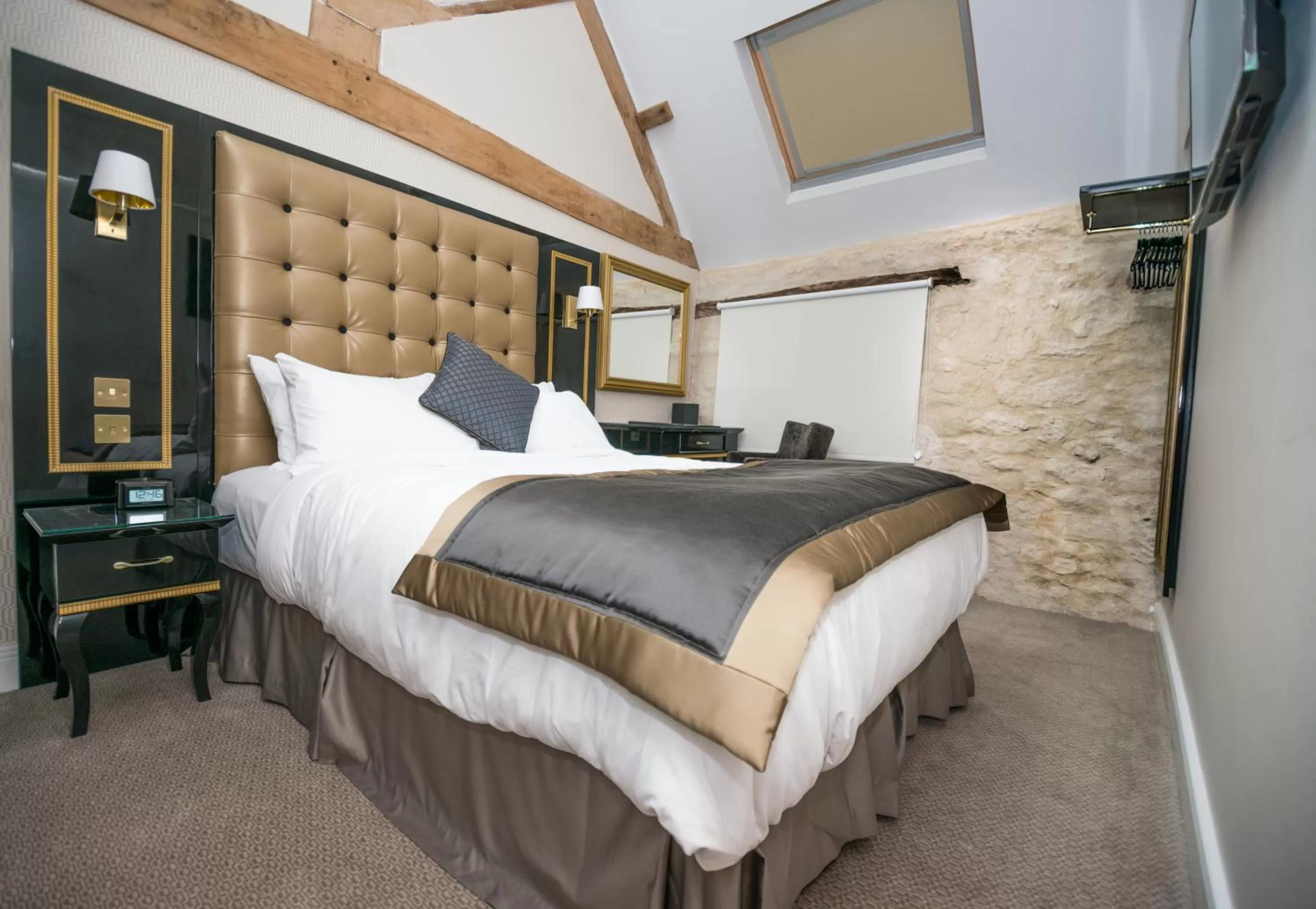 Bed in Museum Residence Oxford