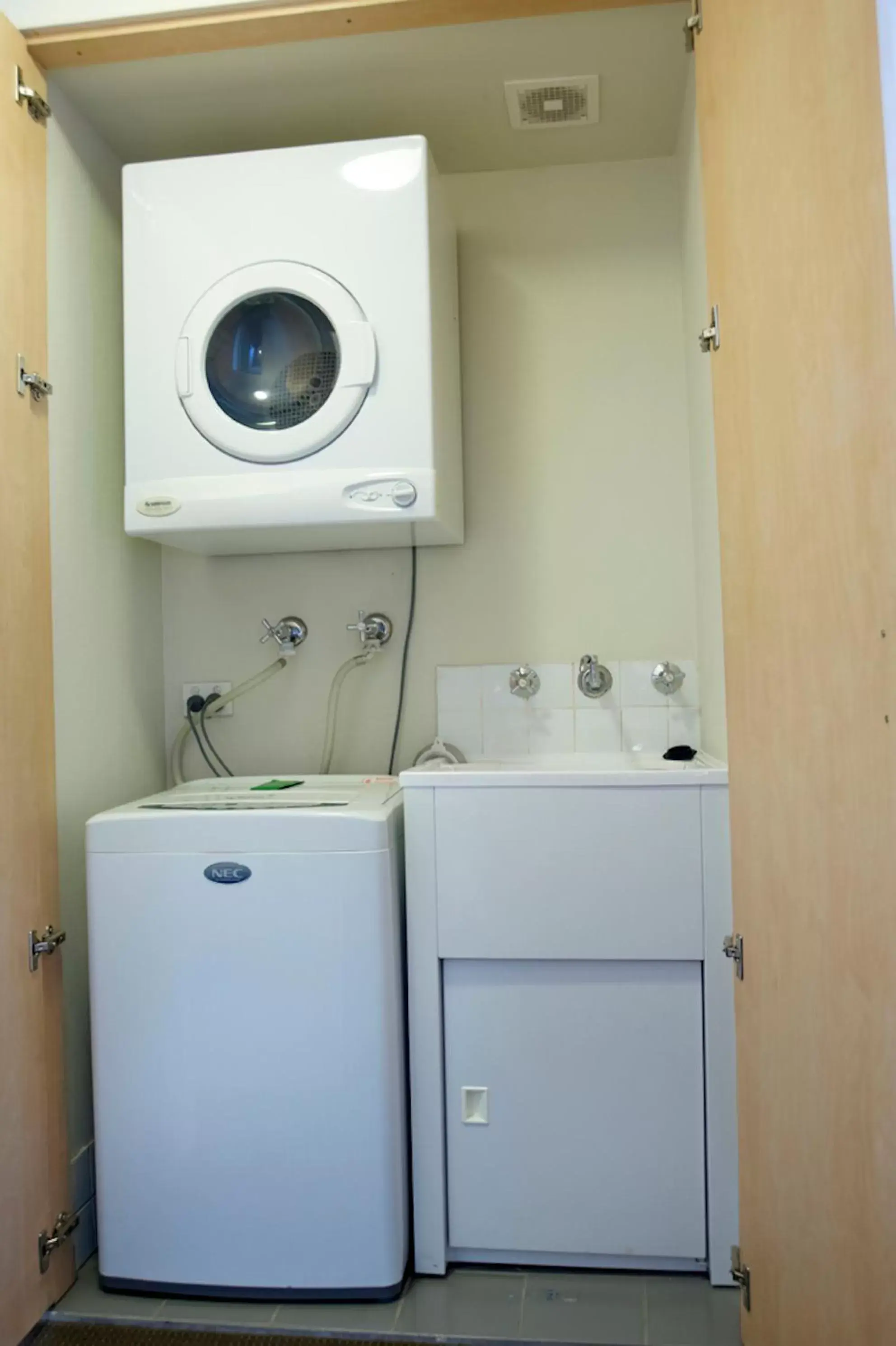 washing machine, Kitchen/Kitchenette in APX Parramatta