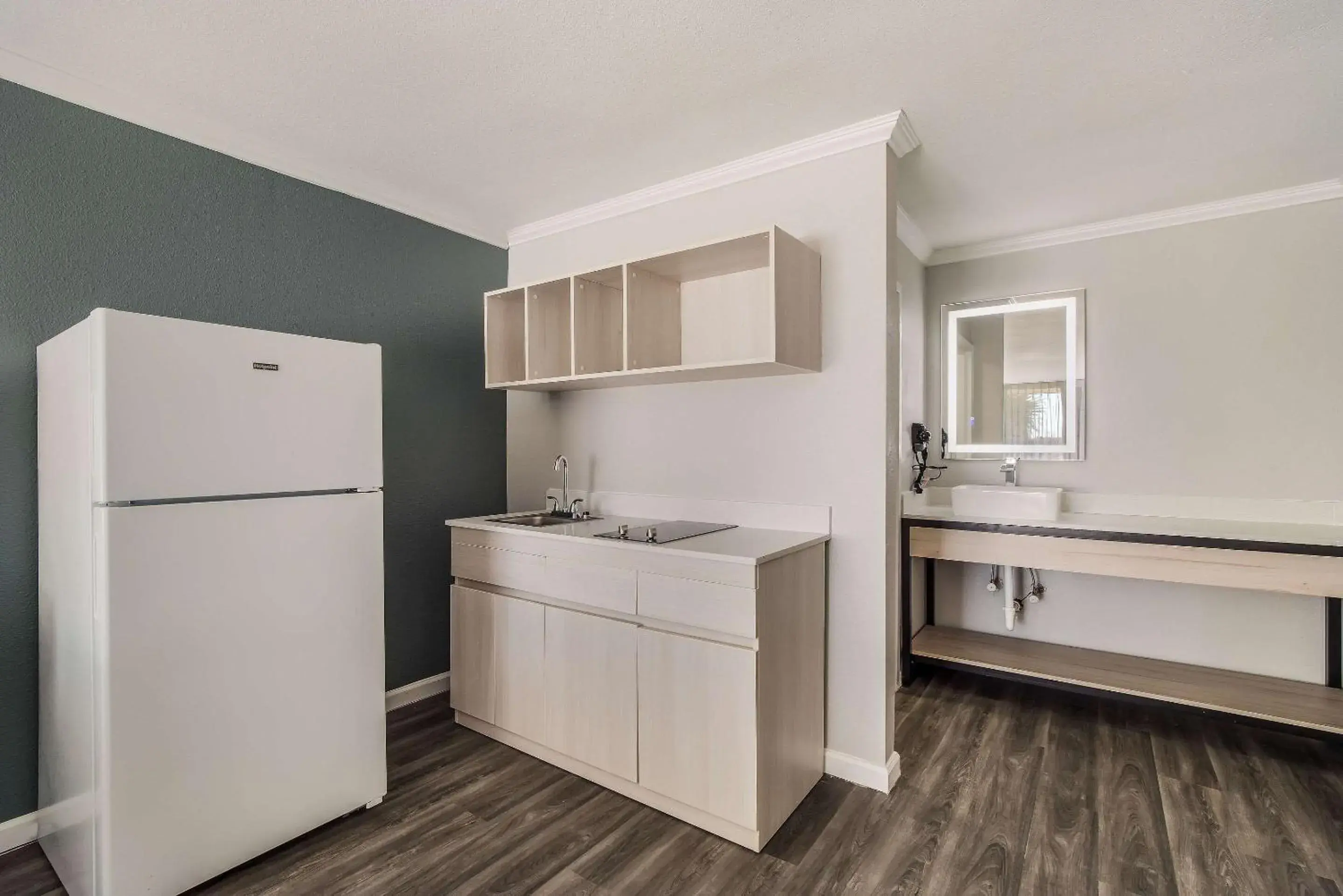 Kitchen or kitchenette, Kitchen/Kitchenette in MainStay Suites Florence