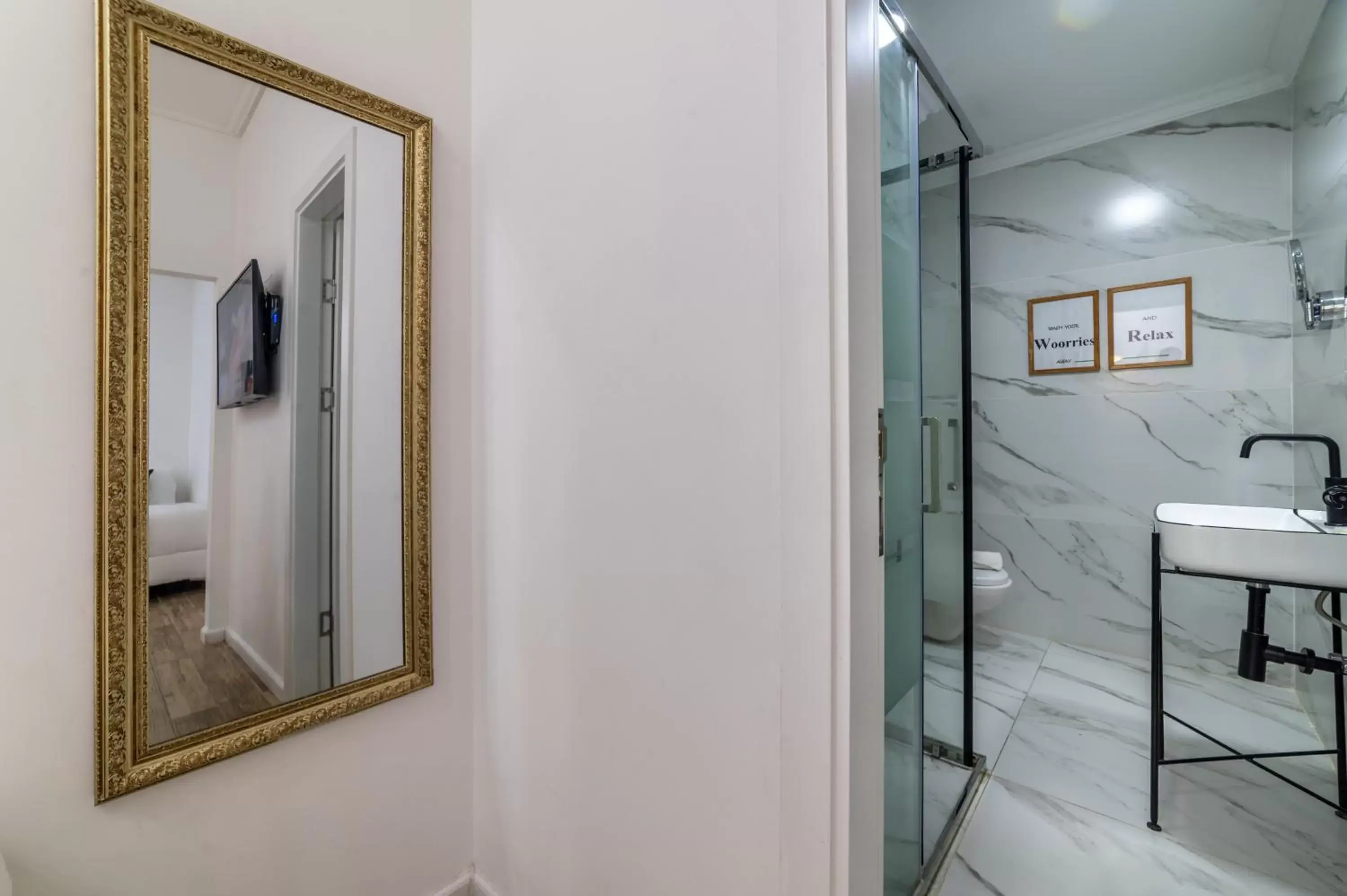 Bathroom in Paamonim Hotel Jerusalem