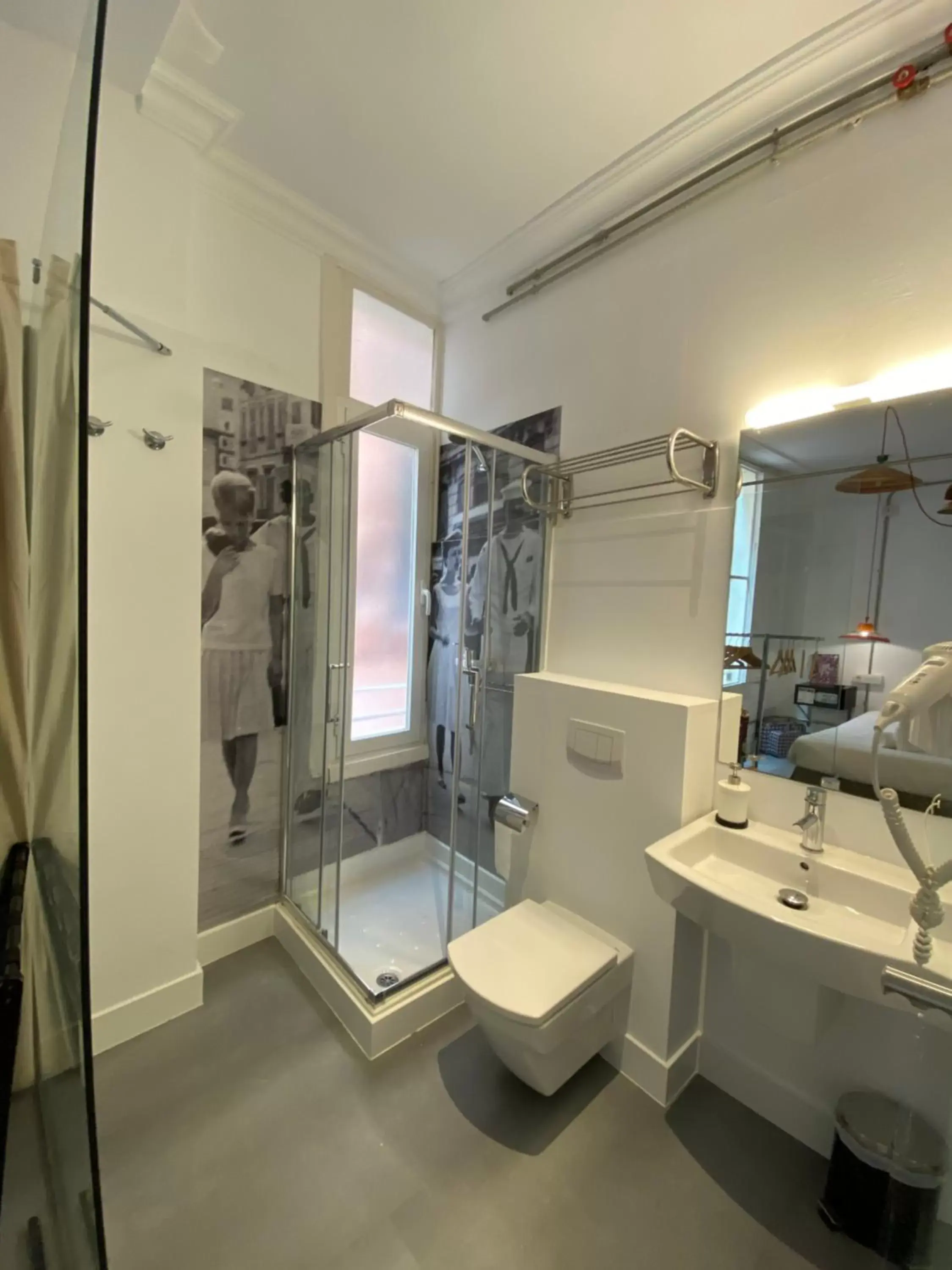 Bathroom in Antiguo Brondo Selfcheck-in Smart Rooms