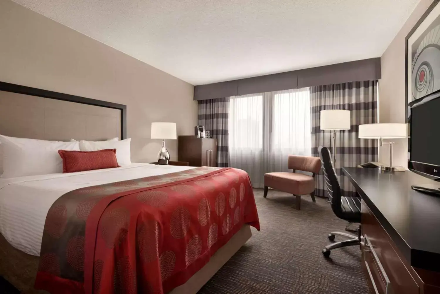 Executive King Room in Ramada Plaza by Wyndham Regina Downtown