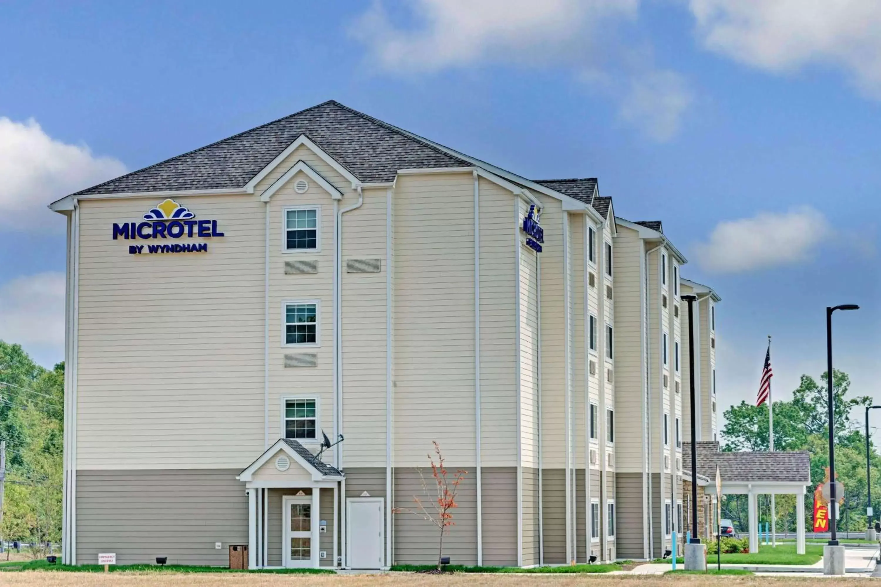 Property building in Microtel Inn & Suites by Wyndham Philadelphia Airport Ridley Park