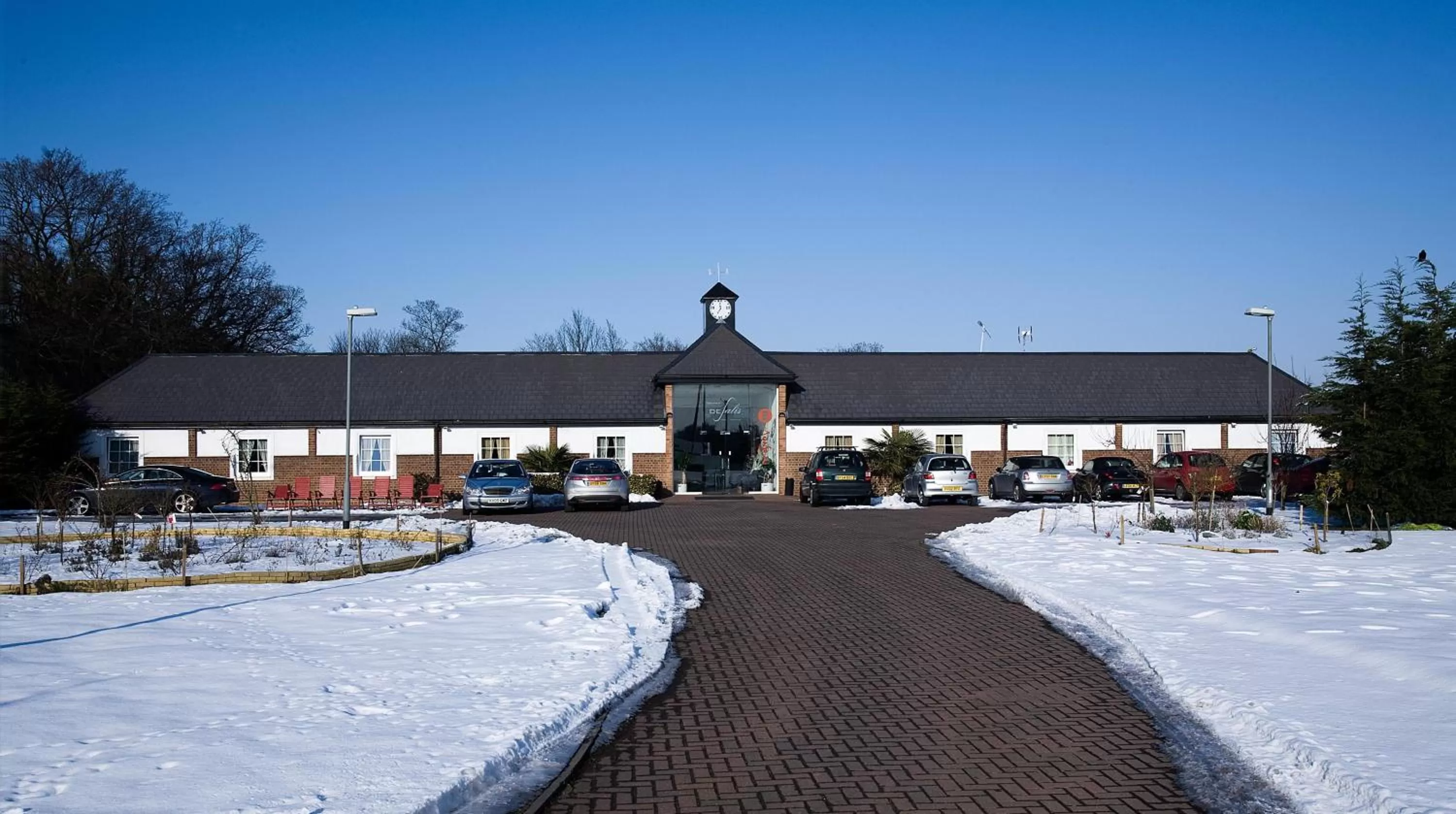 Facade/entrance in Desalis Hotel London Stansted