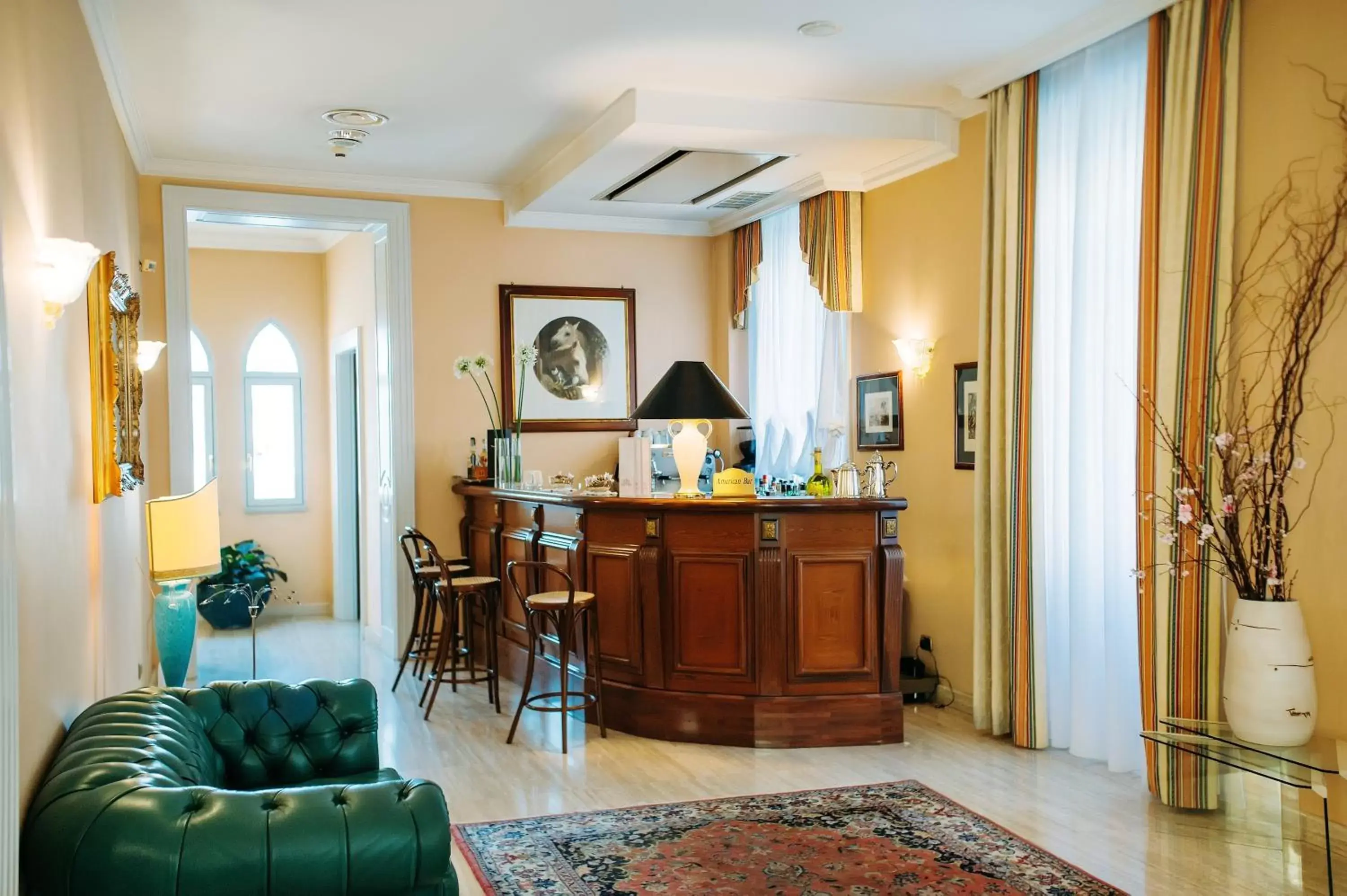 Lounge or bar, Lobby/Reception in Hotel Villa Traiano