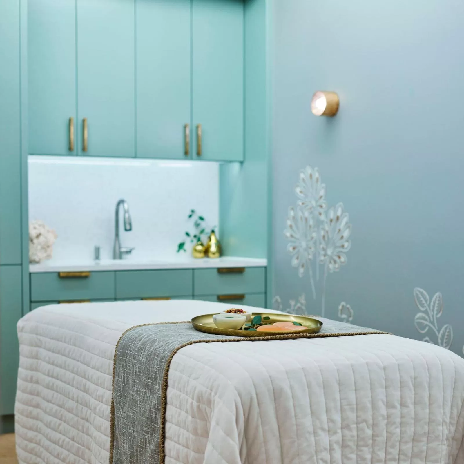 Massage, Bed in The Beverly Hills Hotel - Dorchester Collection