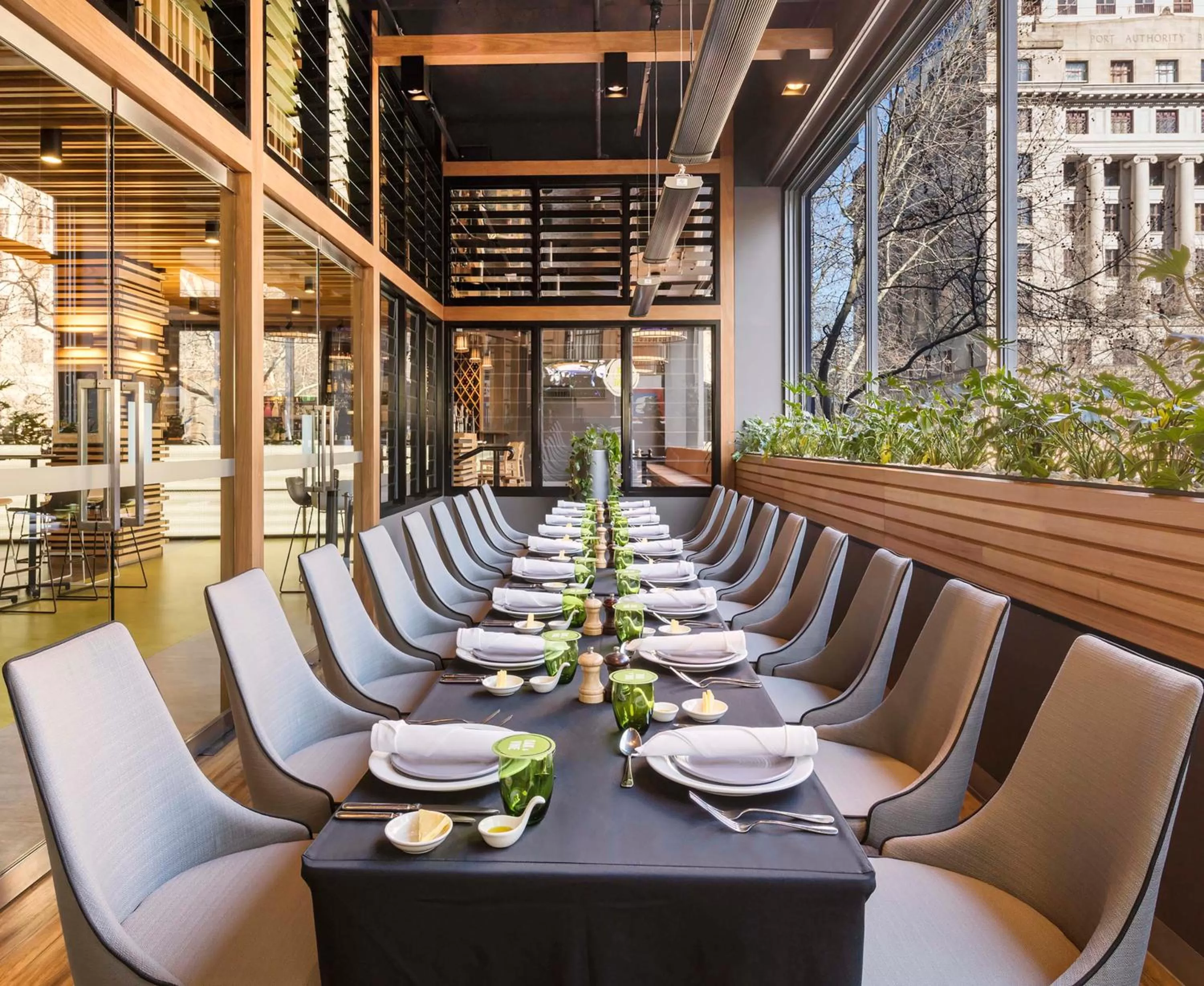 Restaurant/places to eat in Oaks Melbourne on Market Hotel