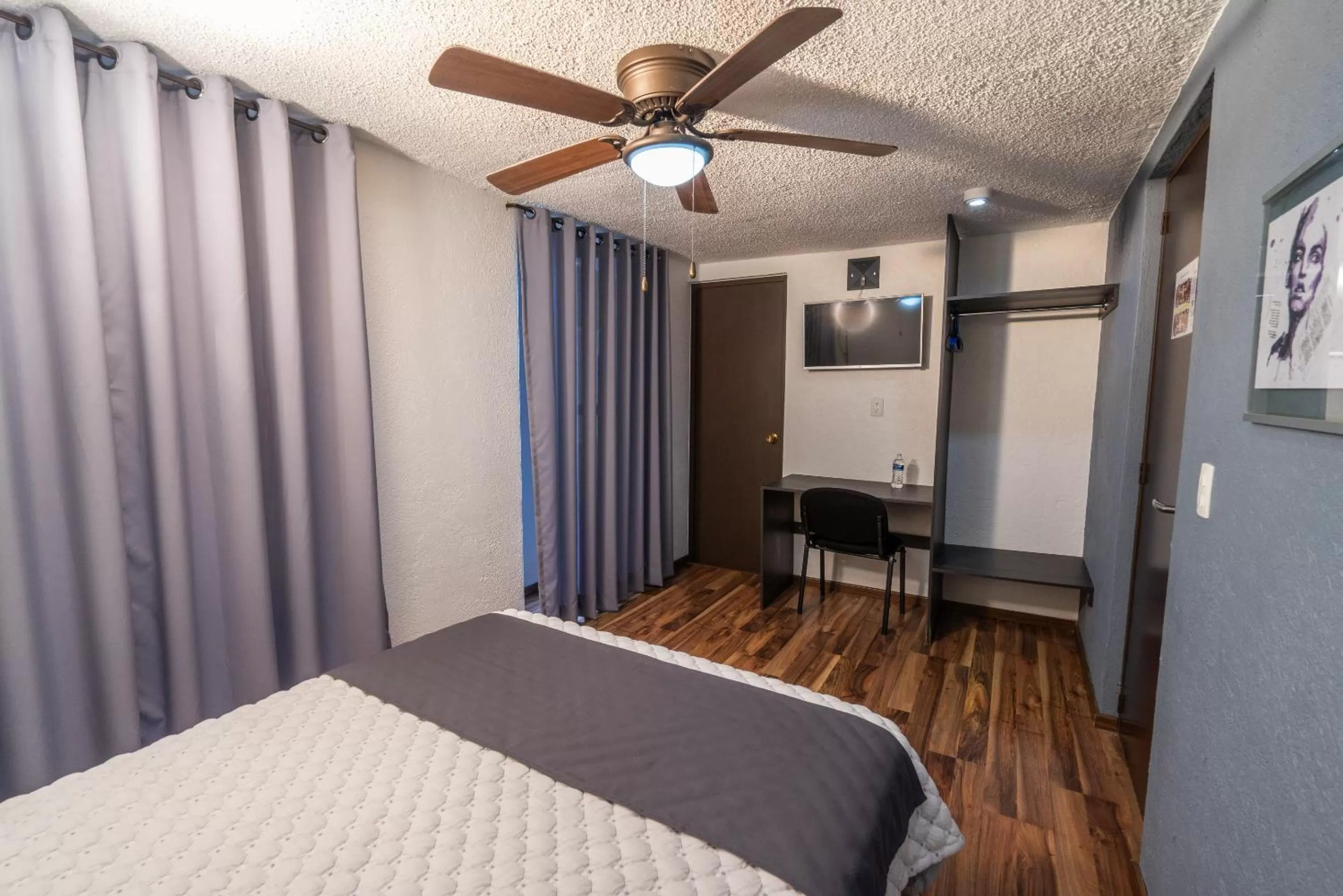 Photo of the whole room, Bed in Hotel delf-inn