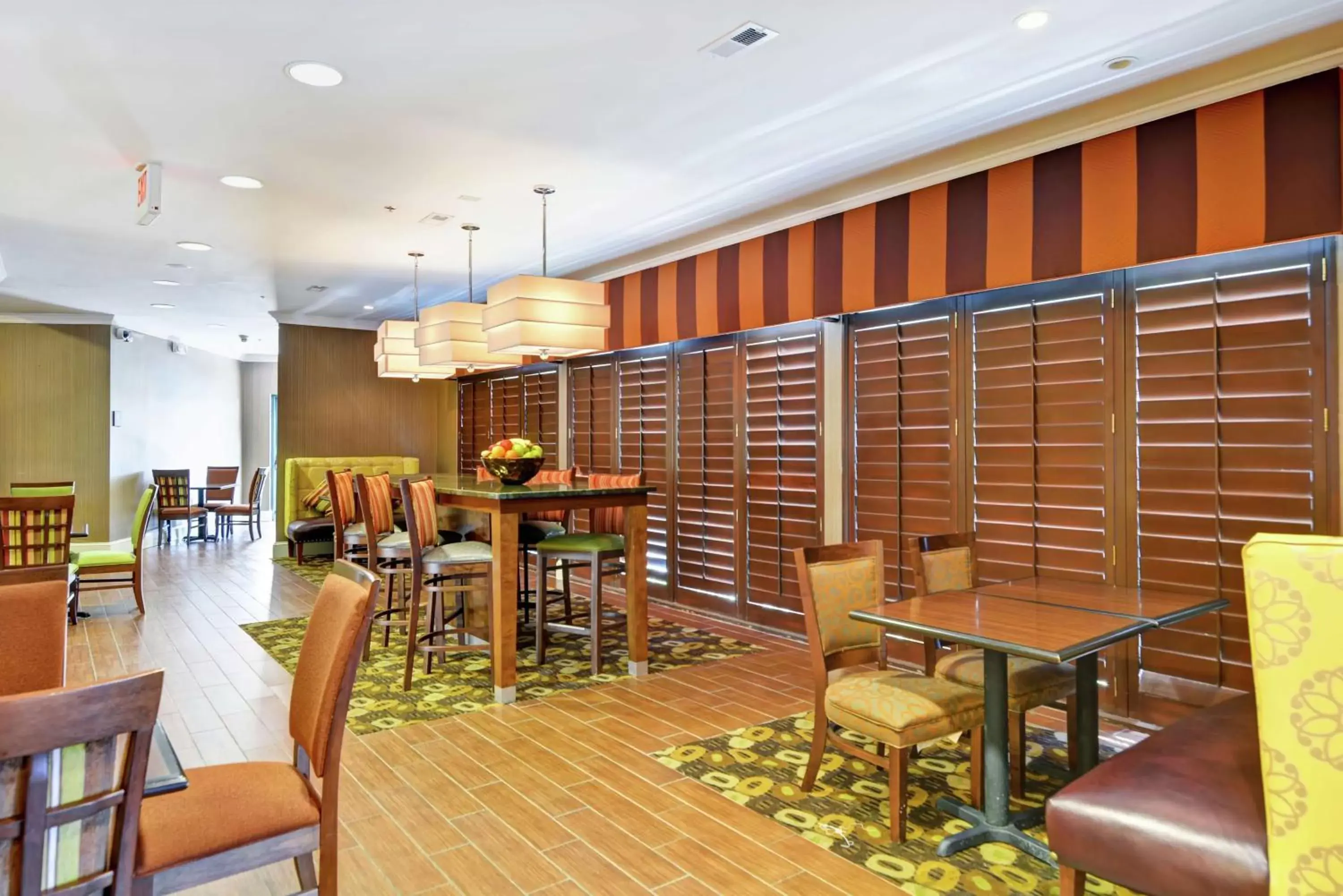 Dining area, Restaurant/Places to Eat in Hampton Inn Charleston North