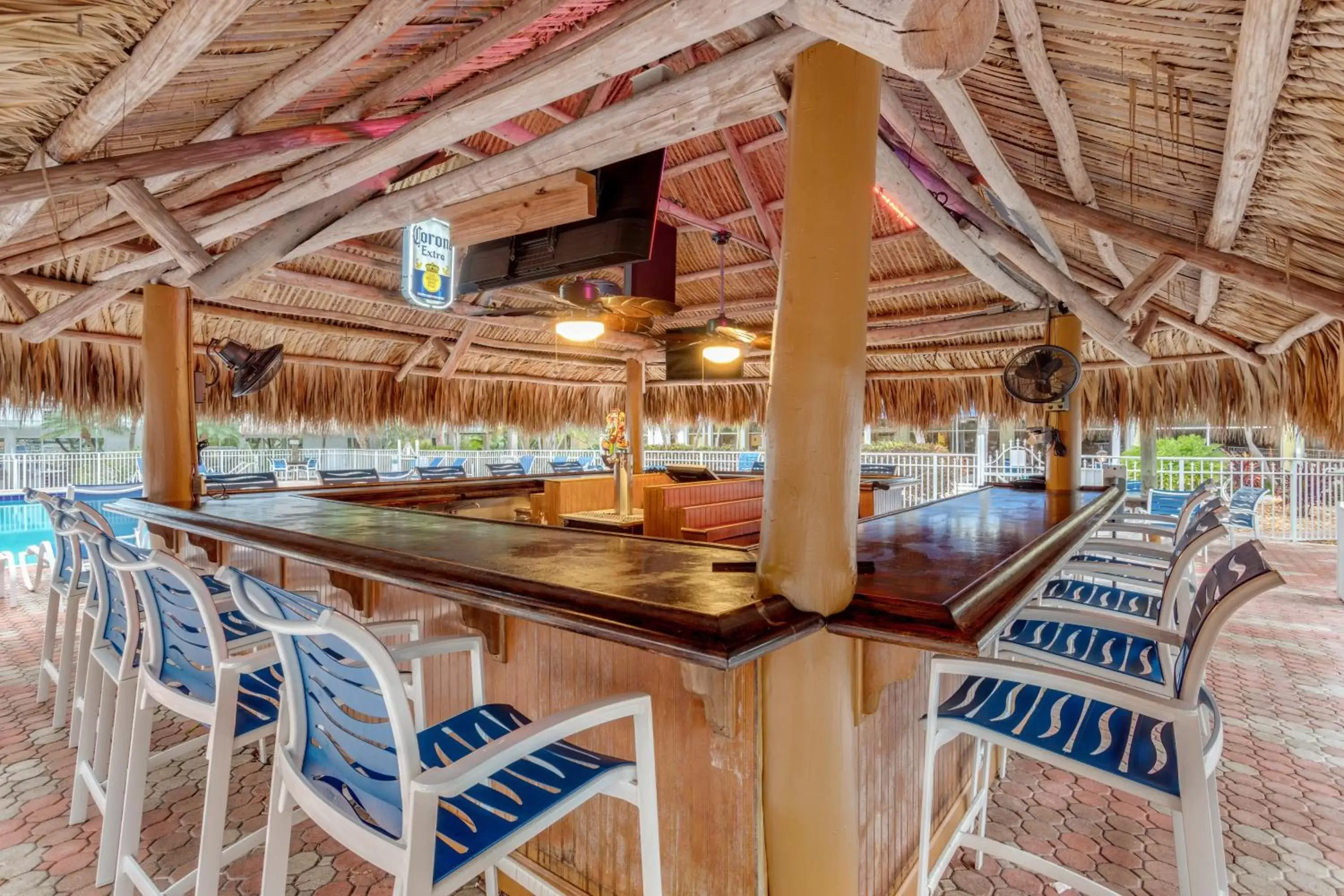 Lounge or bar, Lounge/Bar in Holiday Inn Key Largo, an IHG Hotel