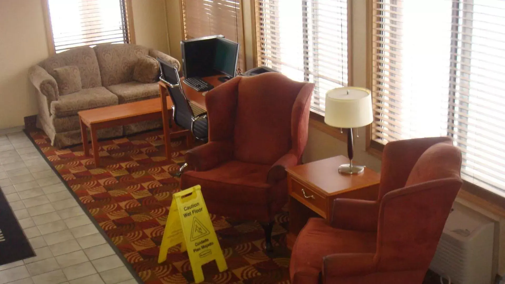 Day, Seating Area in Days Inn by Wyndham Muncie -Ball State University