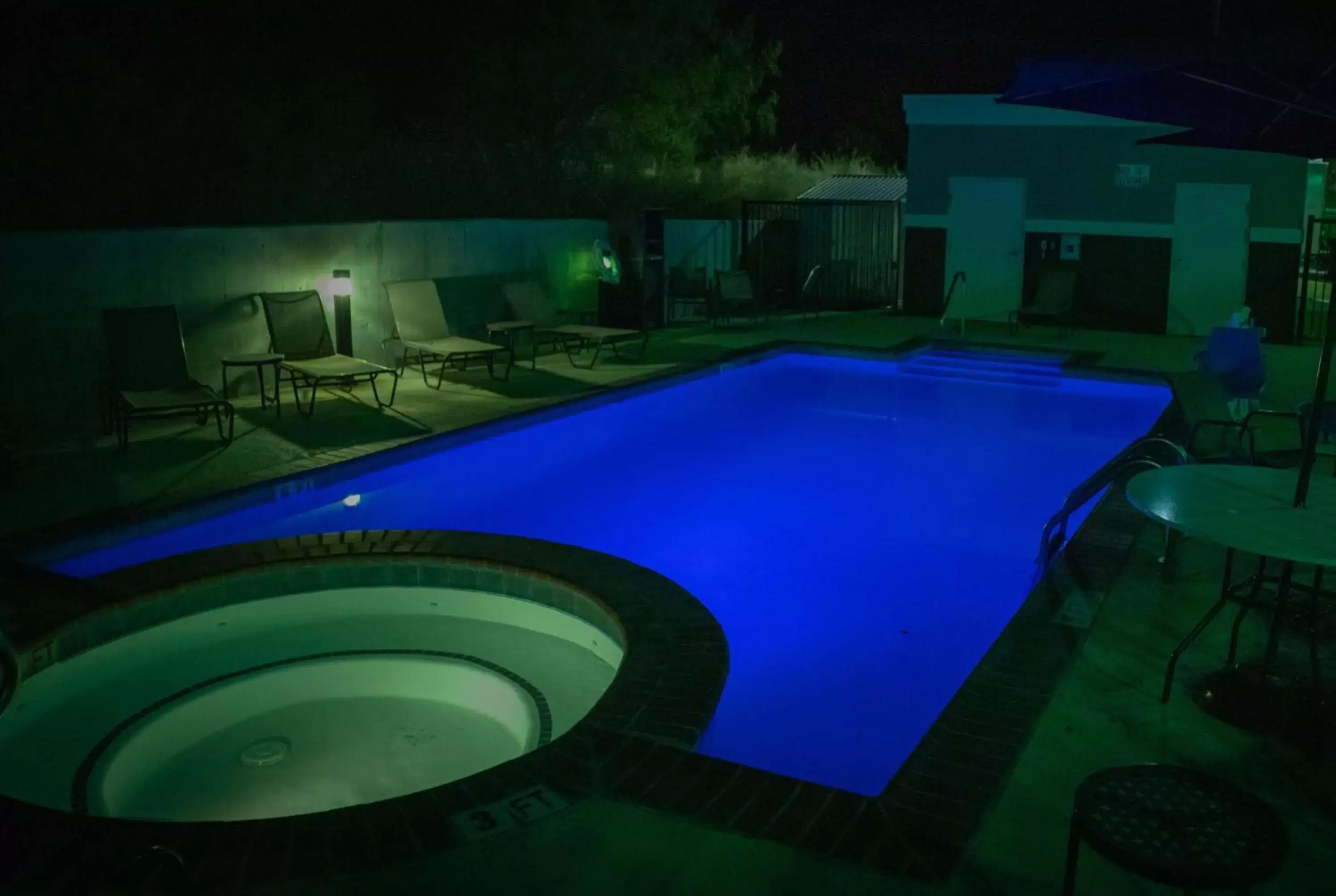 Night, Swimming Pool in La Quinta by Wyndham Karnes City - Kenedy