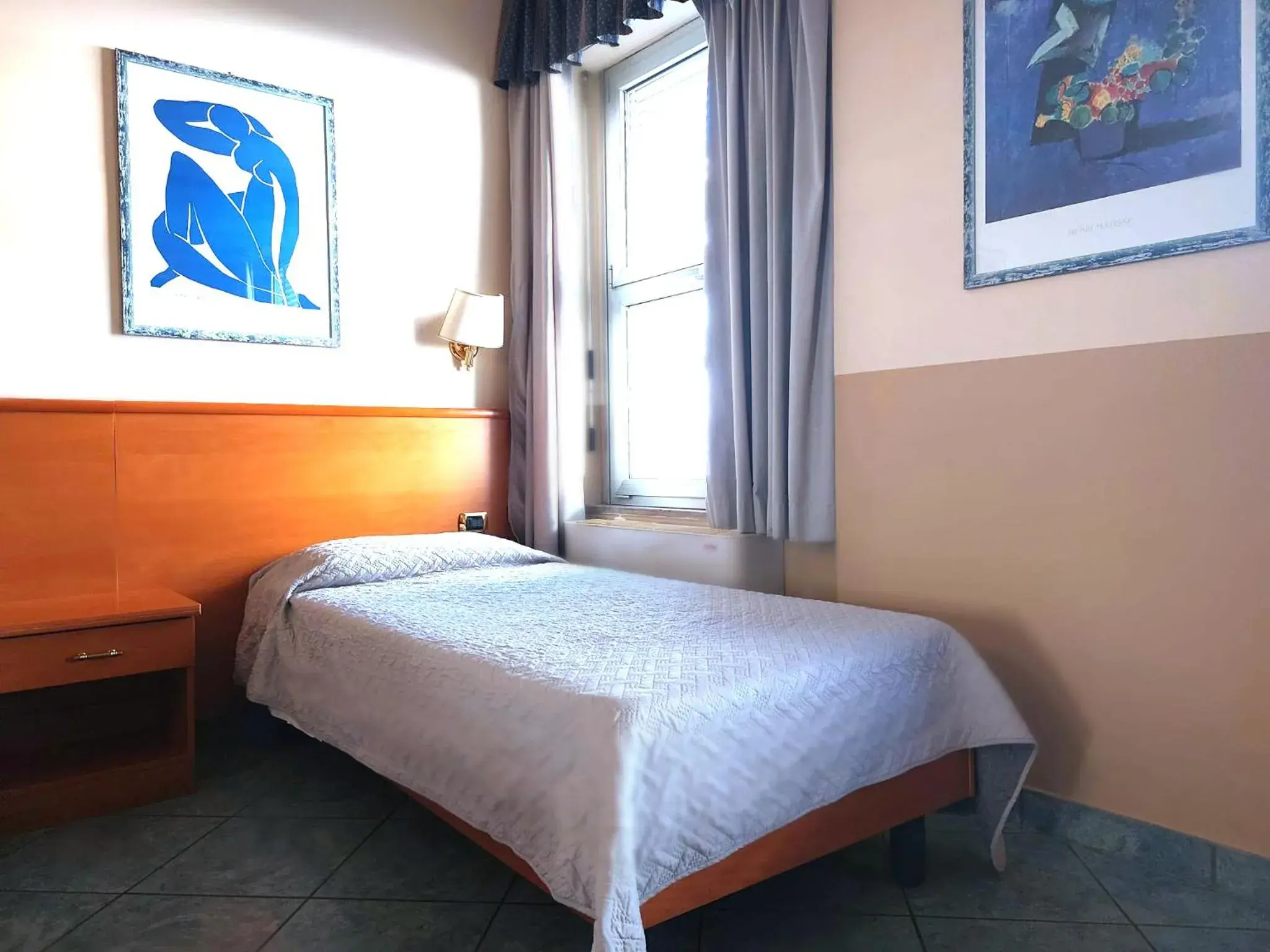 Single Room in Keb Hotel