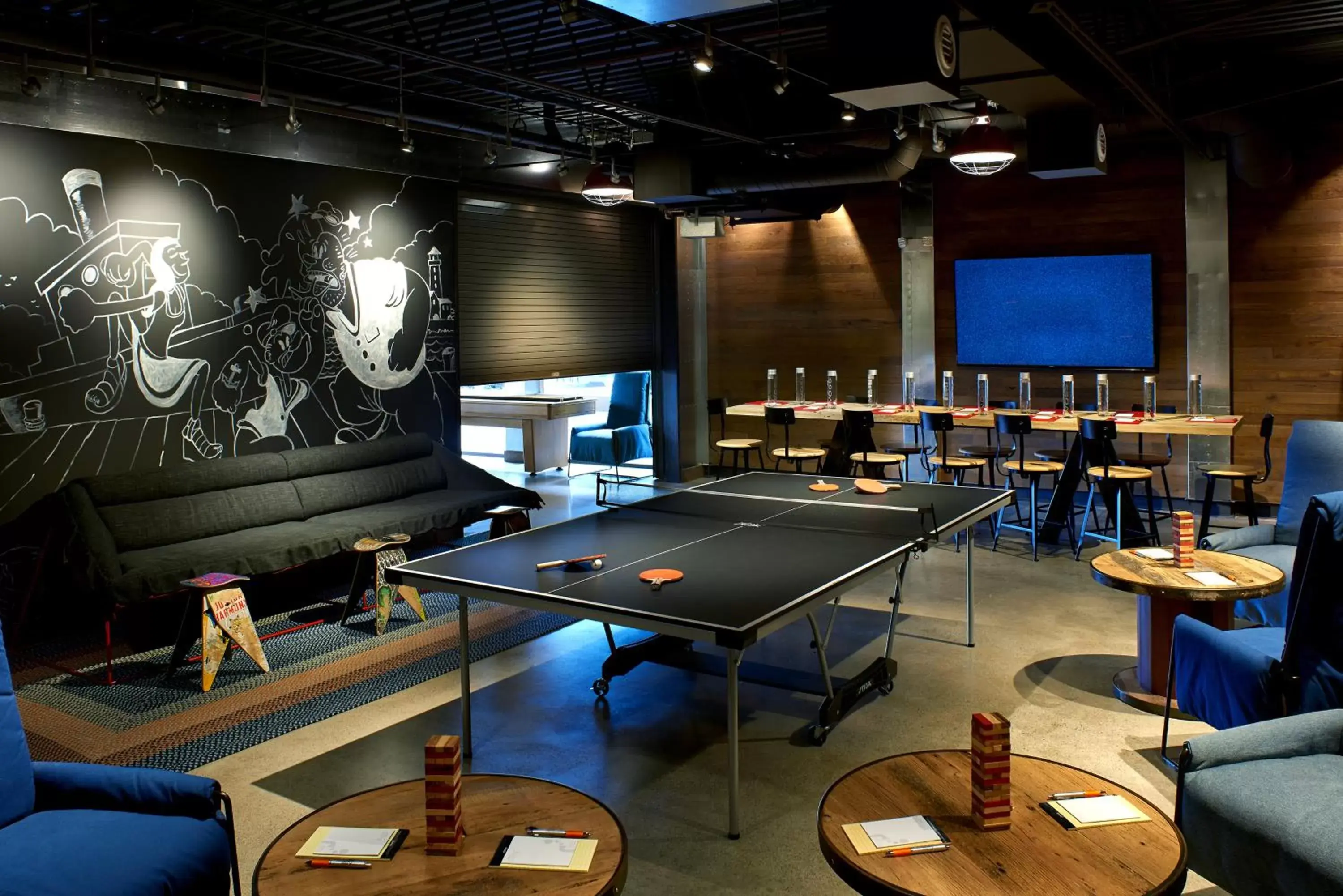 Communal lounge/ TV room, Table Tennis in Hotel Zephyr San Francisco