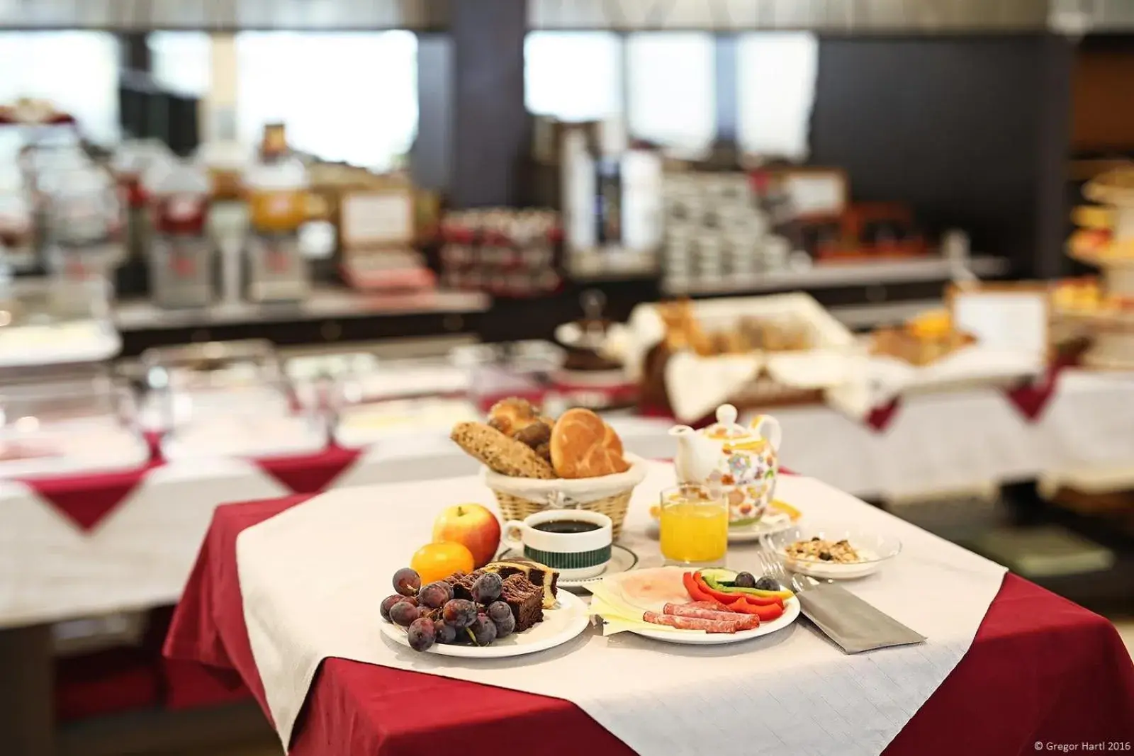 Buffet breakfast in Hotel Sommerhaus Linz