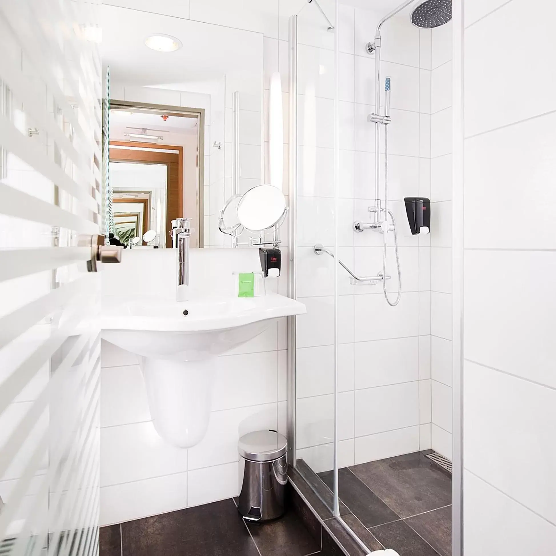 Shower, Bathroom in Royal Park Boutique Hotel