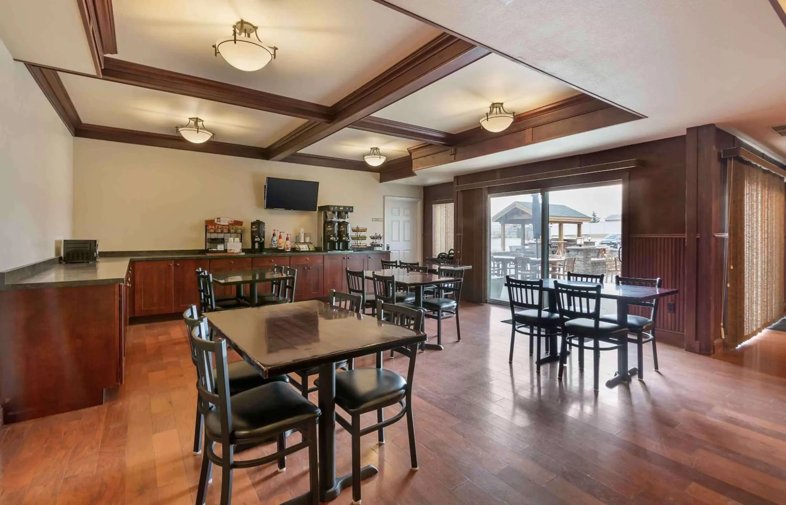 Breakfast, Restaurant/Places to Eat in Extended Stay Americas Suites - Minot