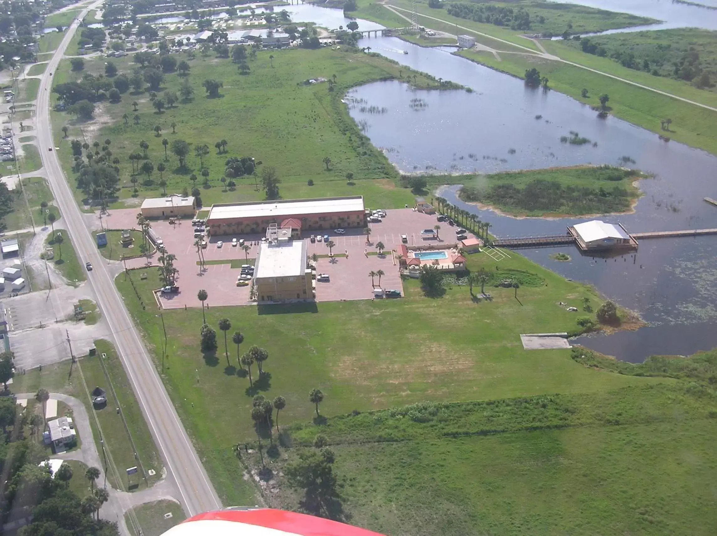 Bird's eye view, Bird's-eye View in Days Inn & Suites by Wyndham Lake Okeechobee