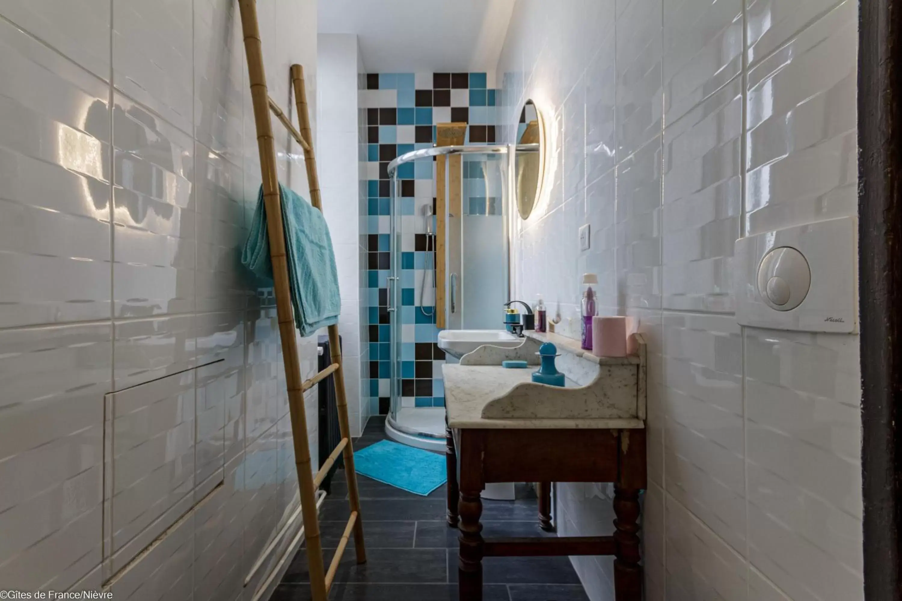 Bathroom in Bonjour Guesthouse