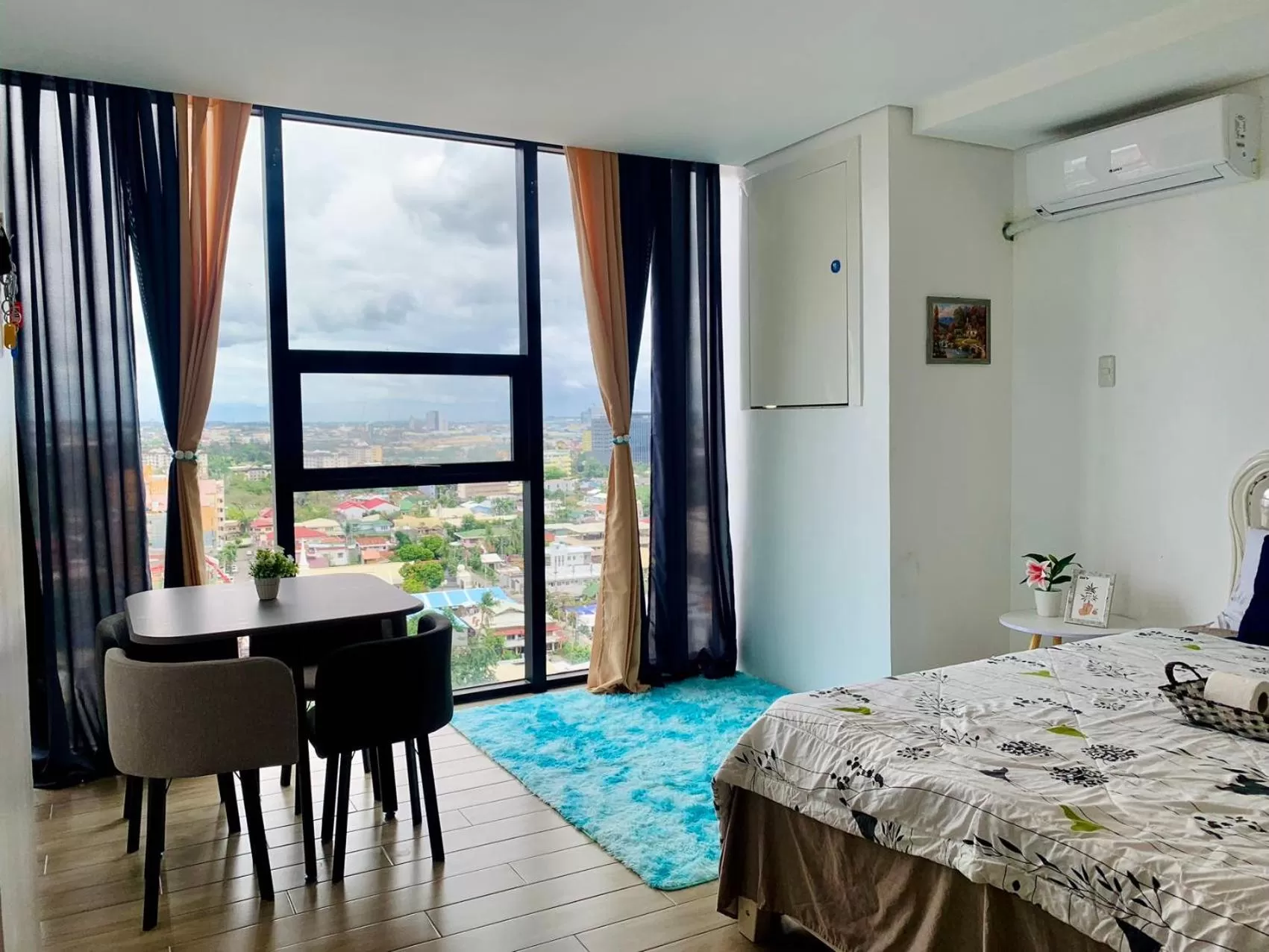 Cebu City Condo Hotel in Meridian with Netflix and WIFI, near Ayala and IT Park U7 09 11
