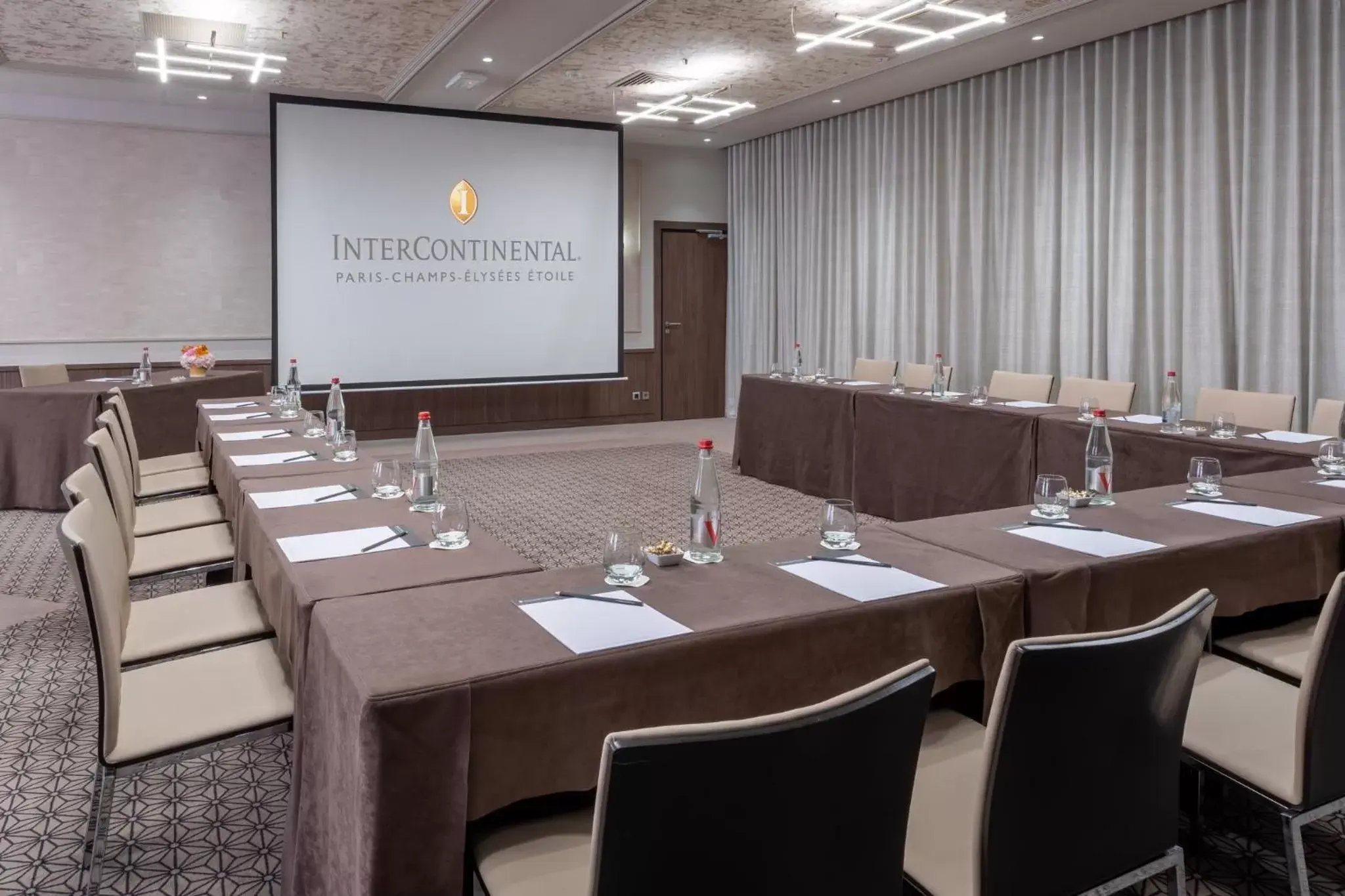 Meeting/conference room, Business Area/Conference Room in InterContinental Paris Champs Elysées Etoile, an IHG Hotel