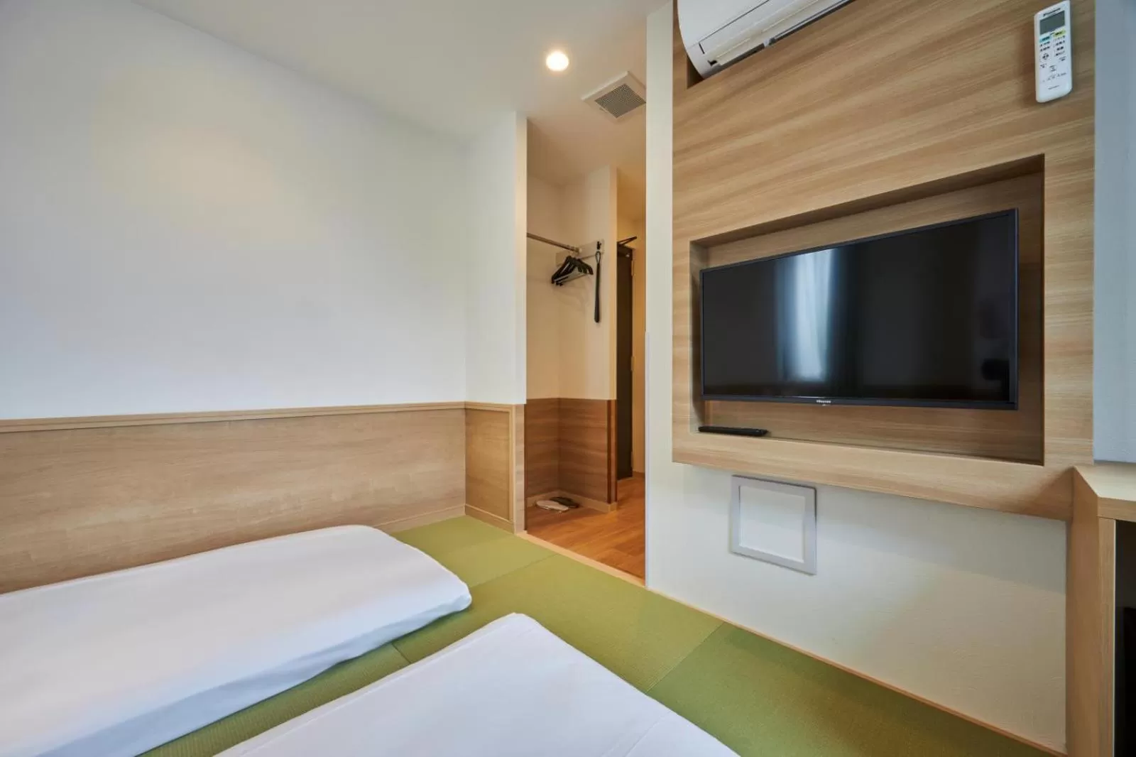 Photo of the whole room, Bed in 花築浅草和心ホテル