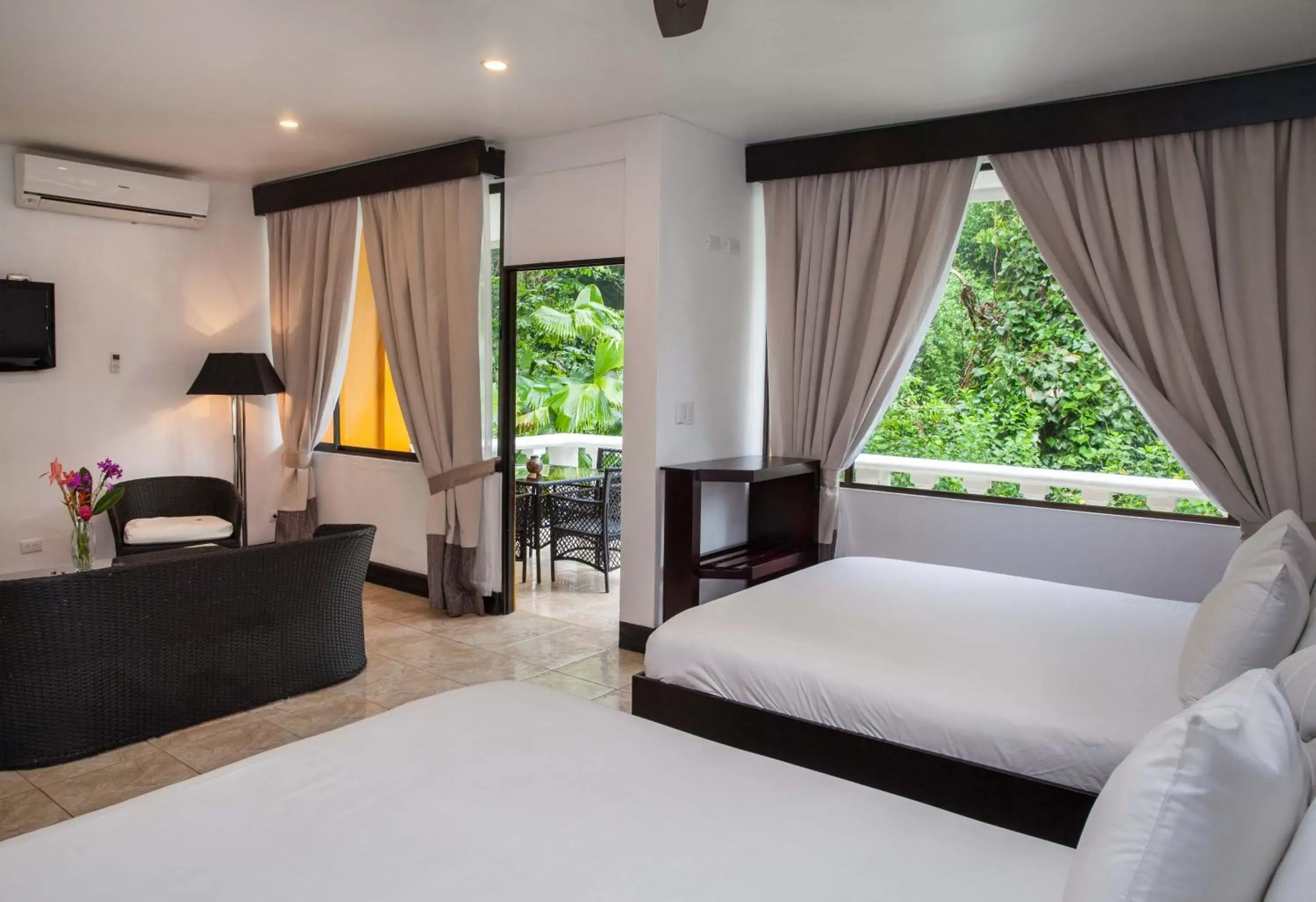 Bedroom, Bed in Tifakara Boutique Hotel & Birding Oasis