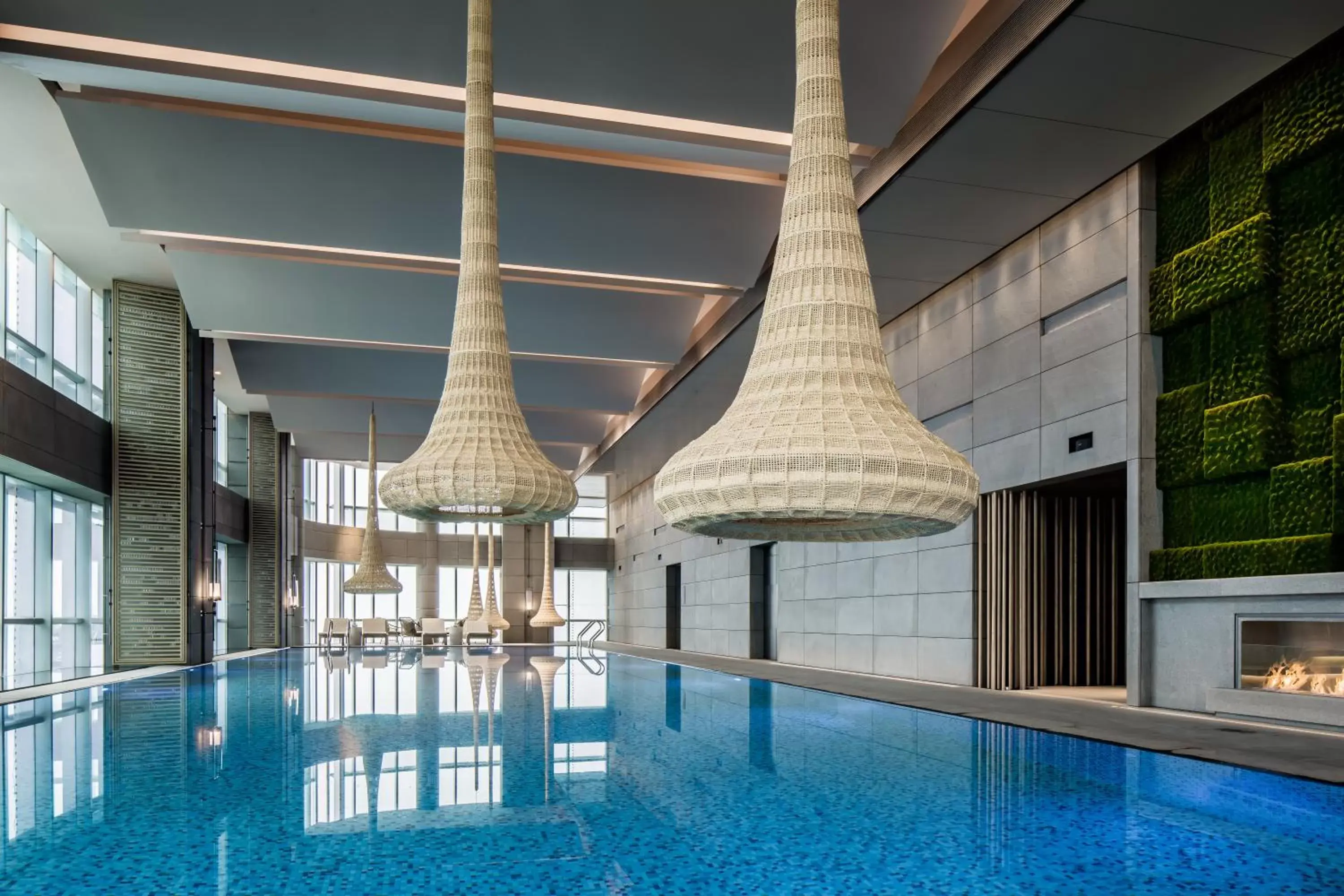 Swimming Pool in Shenzhen Marriott Hotel Nanshan