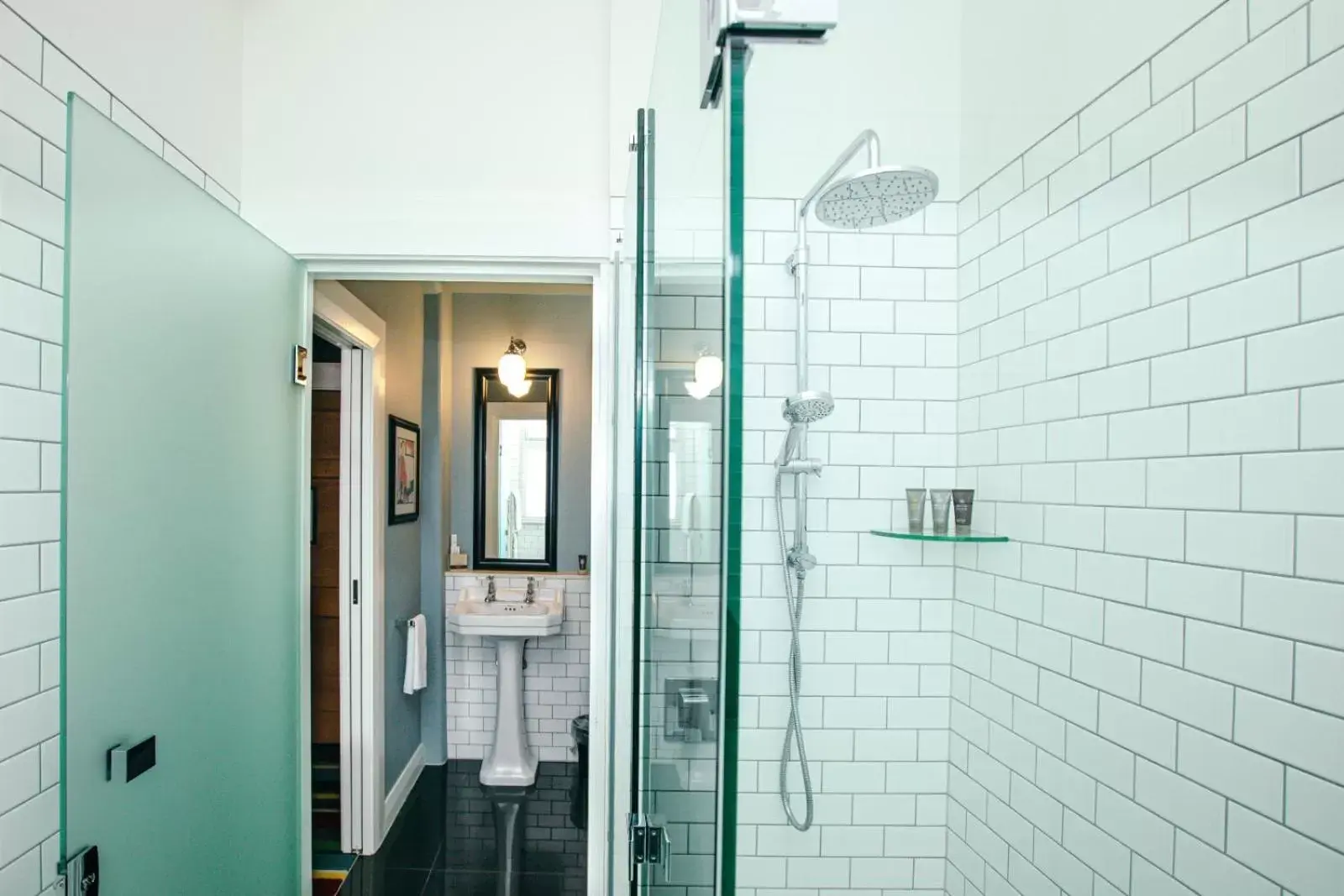 Bathroom in Art Deco Masonic Hotel