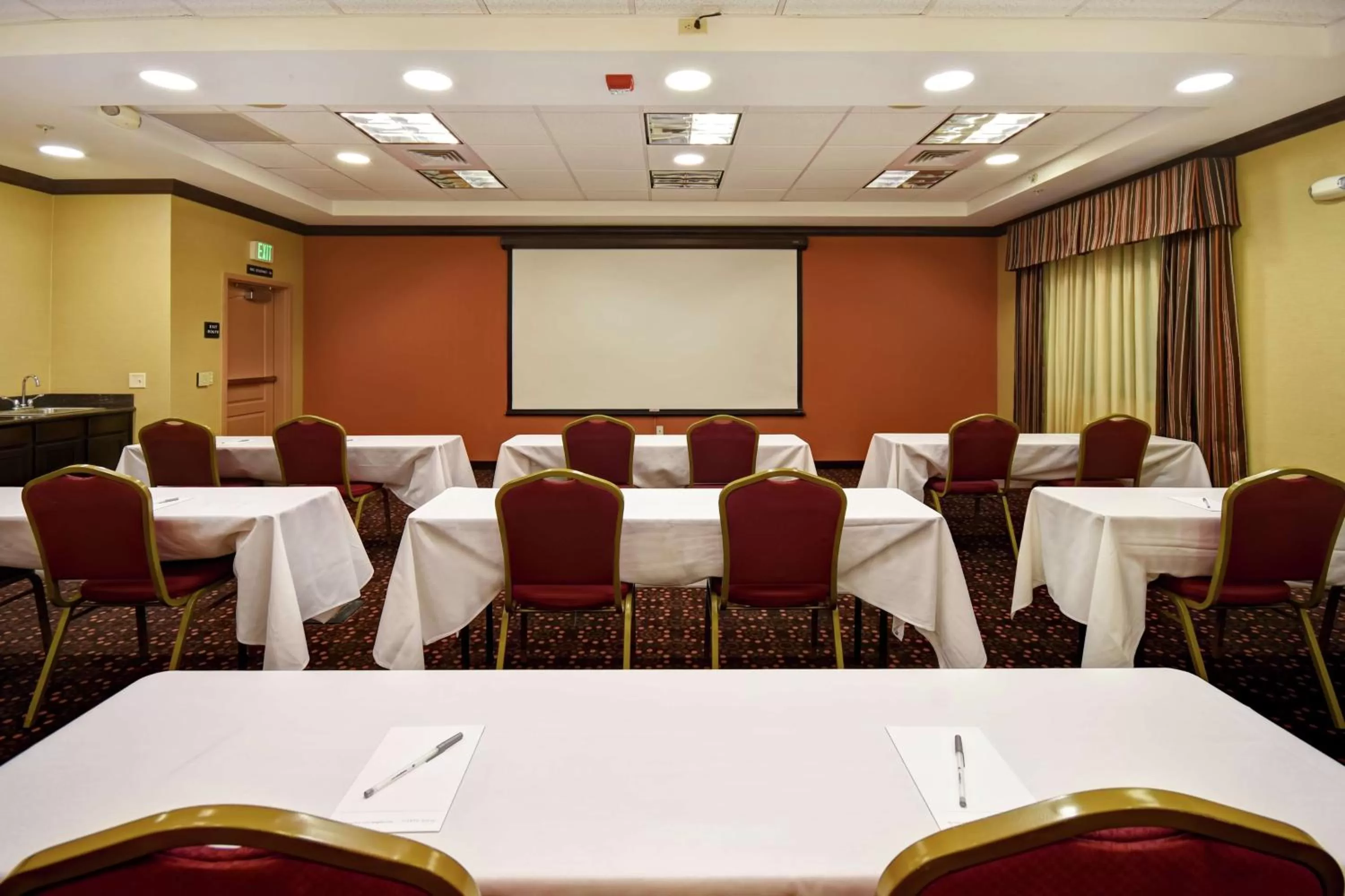 Meeting/conference room in Hampton Inn & Suites Folsom