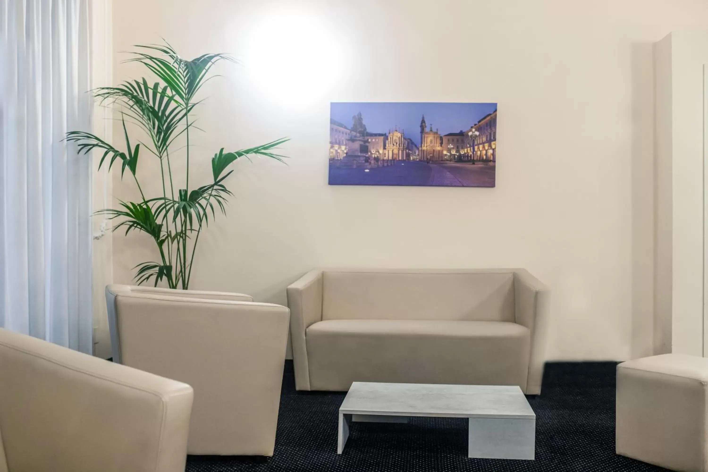 Seating area in Hotel Urbani