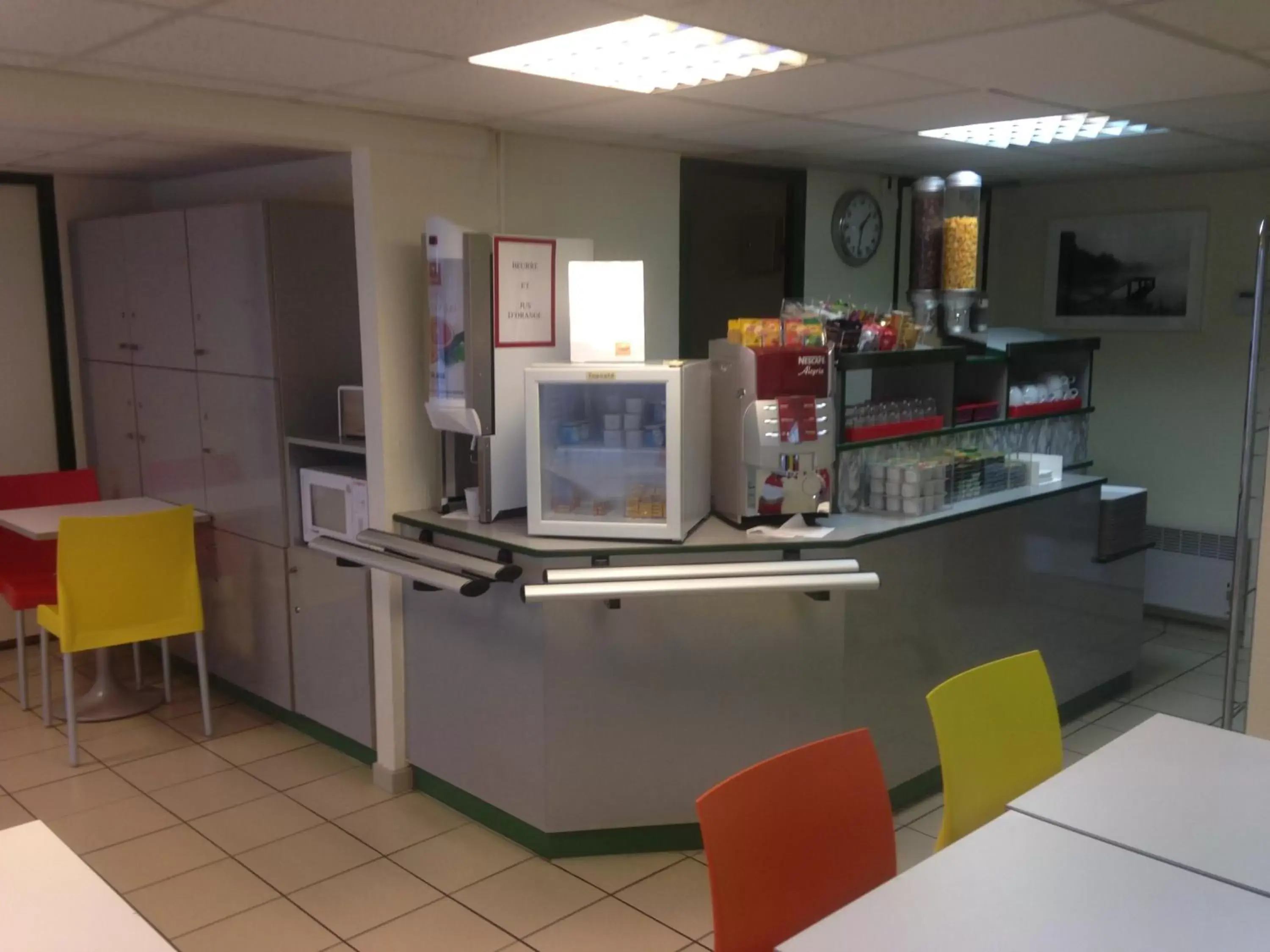 Buffet breakfast in Premiere Classe Niort Est La Creche