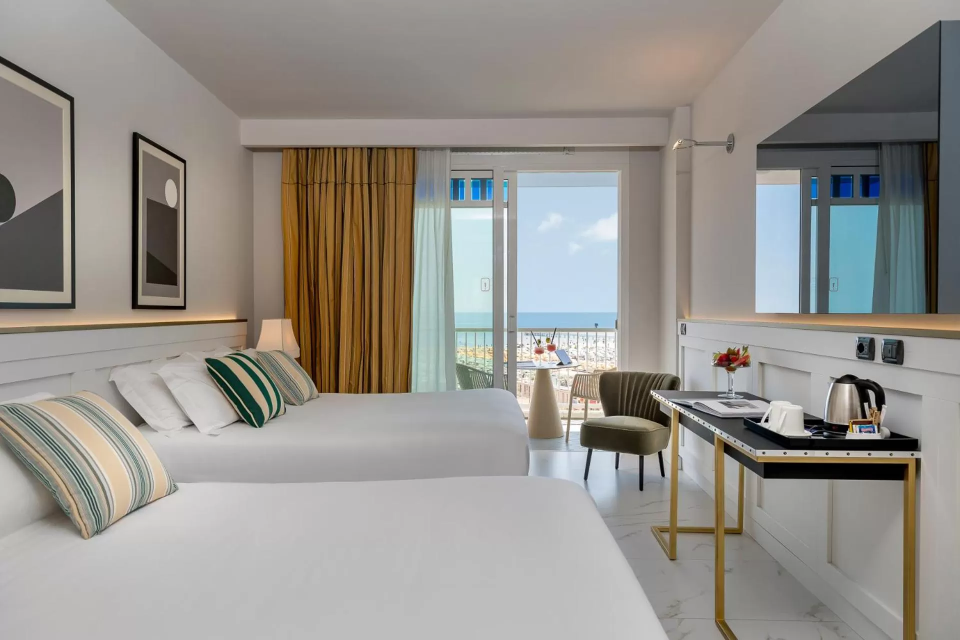 Deluxe Family Room with Sea View and Spa Access in Savoia Hotel Rimini