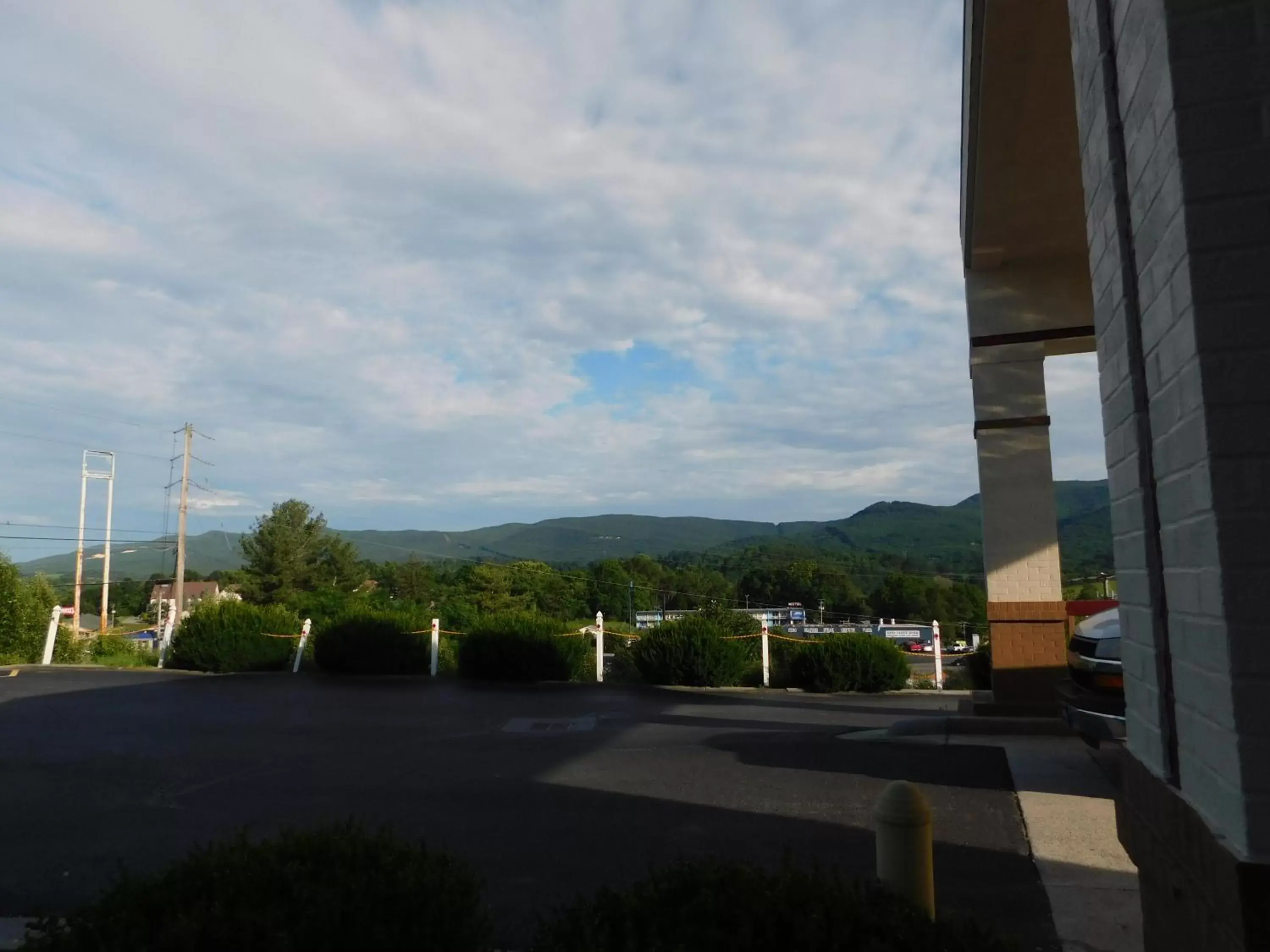 Mountain view in Red Roof Inn & Suites Wytheville
