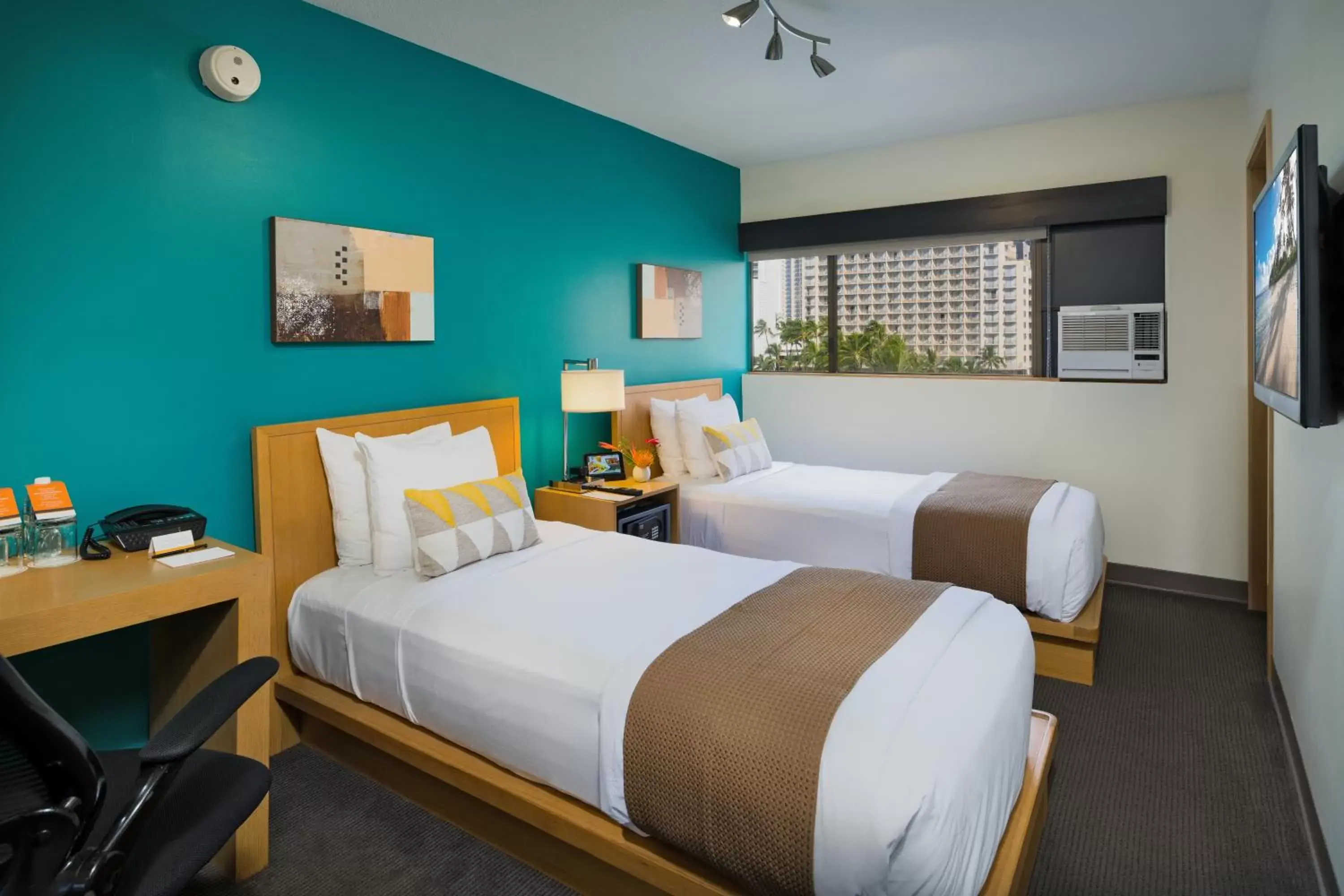 Bed in VIVE Hotel Waikiki