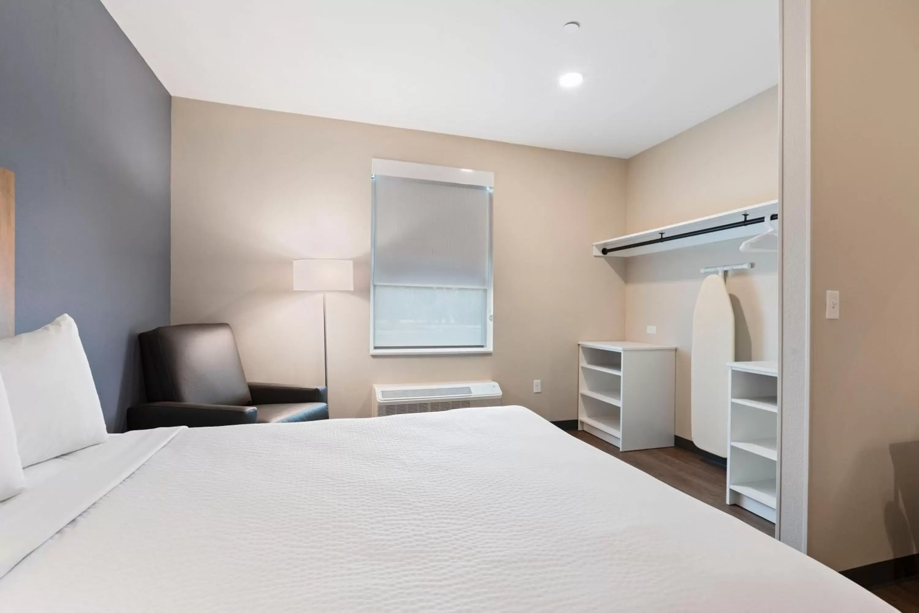 Other, Bed in Extended Stay America Premier Suites - Tampa - Gibsonton - Riverview