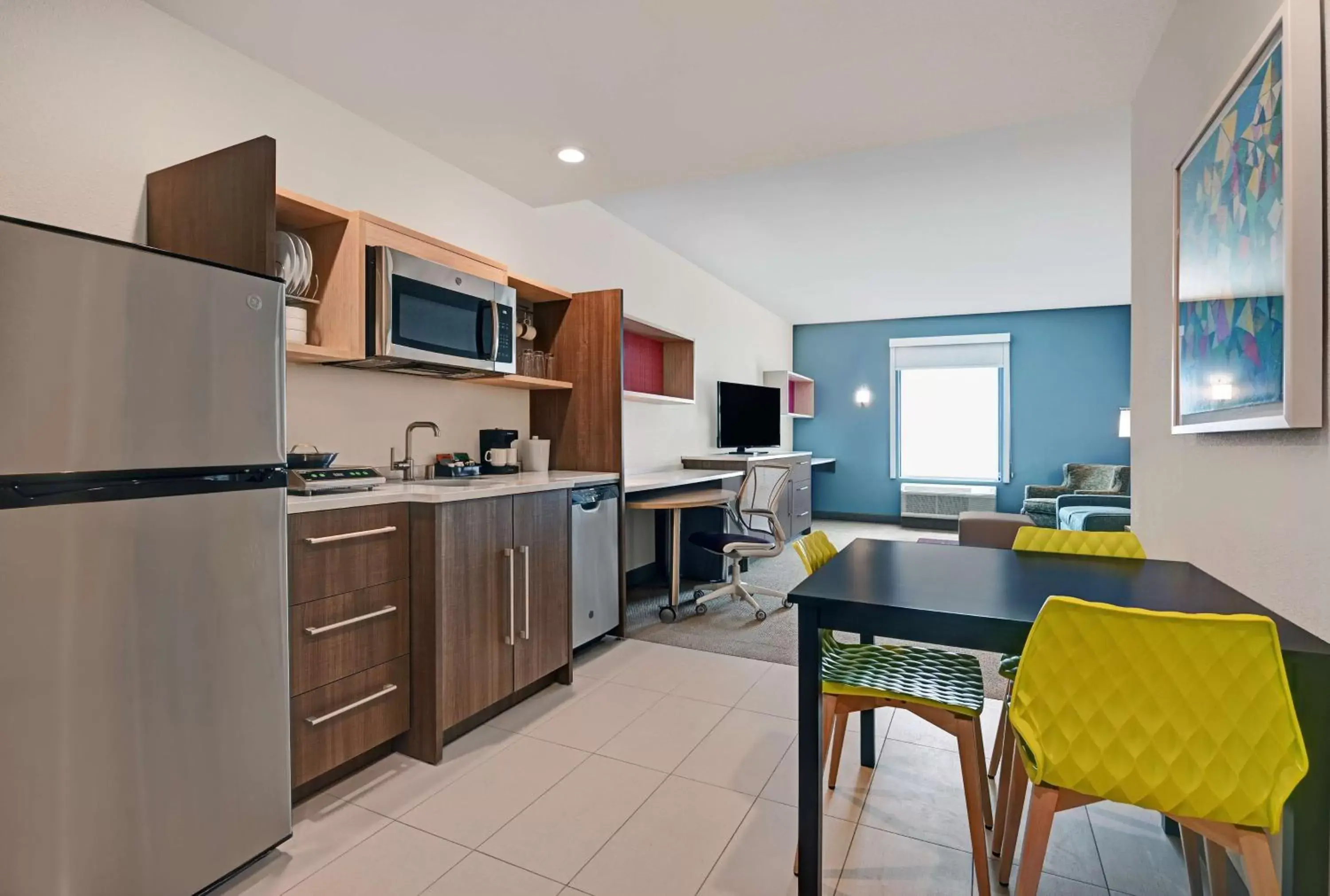 Kitchen or kitchenette, Kitchen/Kitchenette in Home2 Suites By Hilton Tracy, Ca