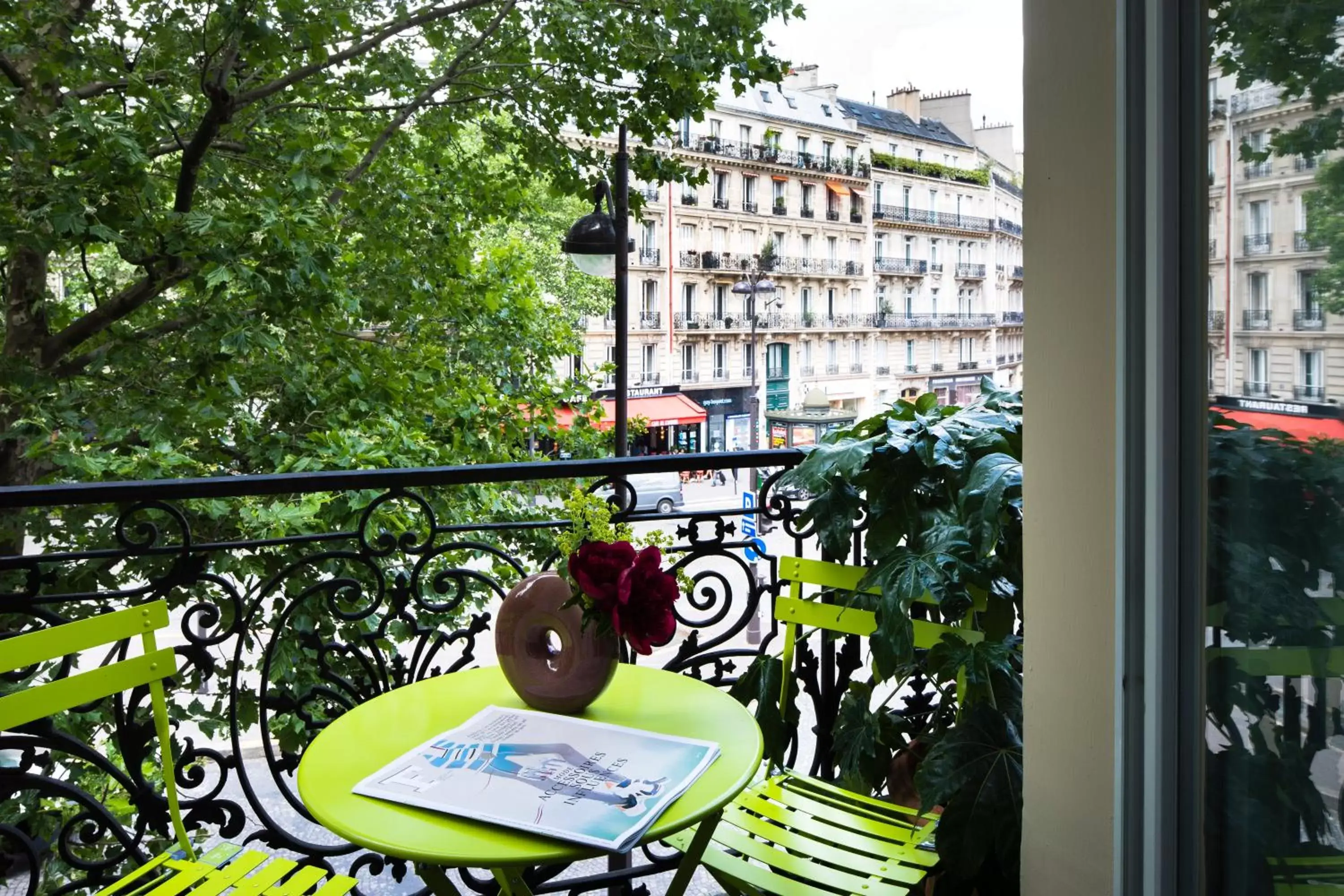 Balcony/Terrace in Hotel Plaza Elysées