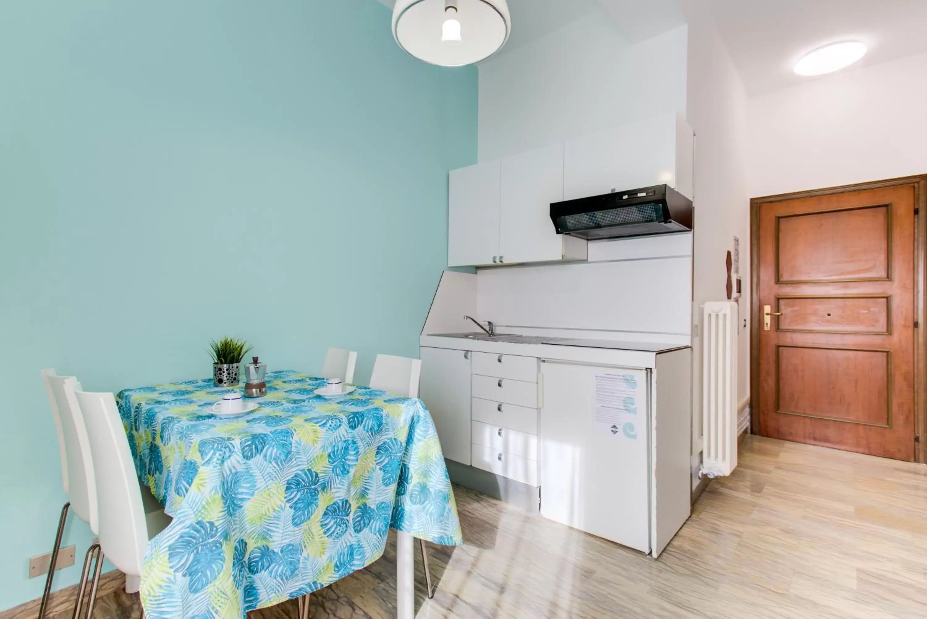 Kitchen or kitchenette, Dining Area in Battigia - Appartamenti Vacanze