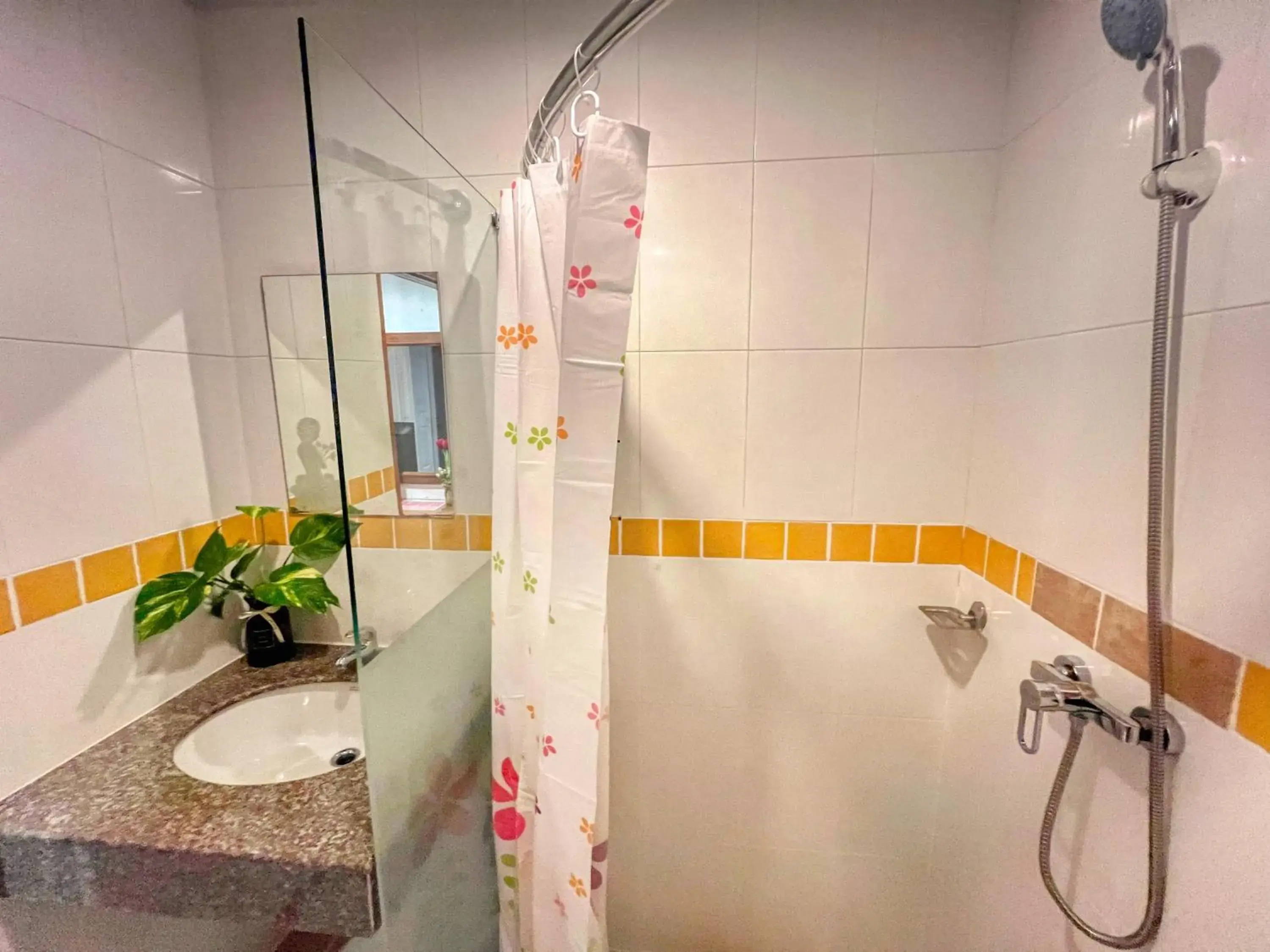 Shower, Bathroom in PJ Patong Resortel