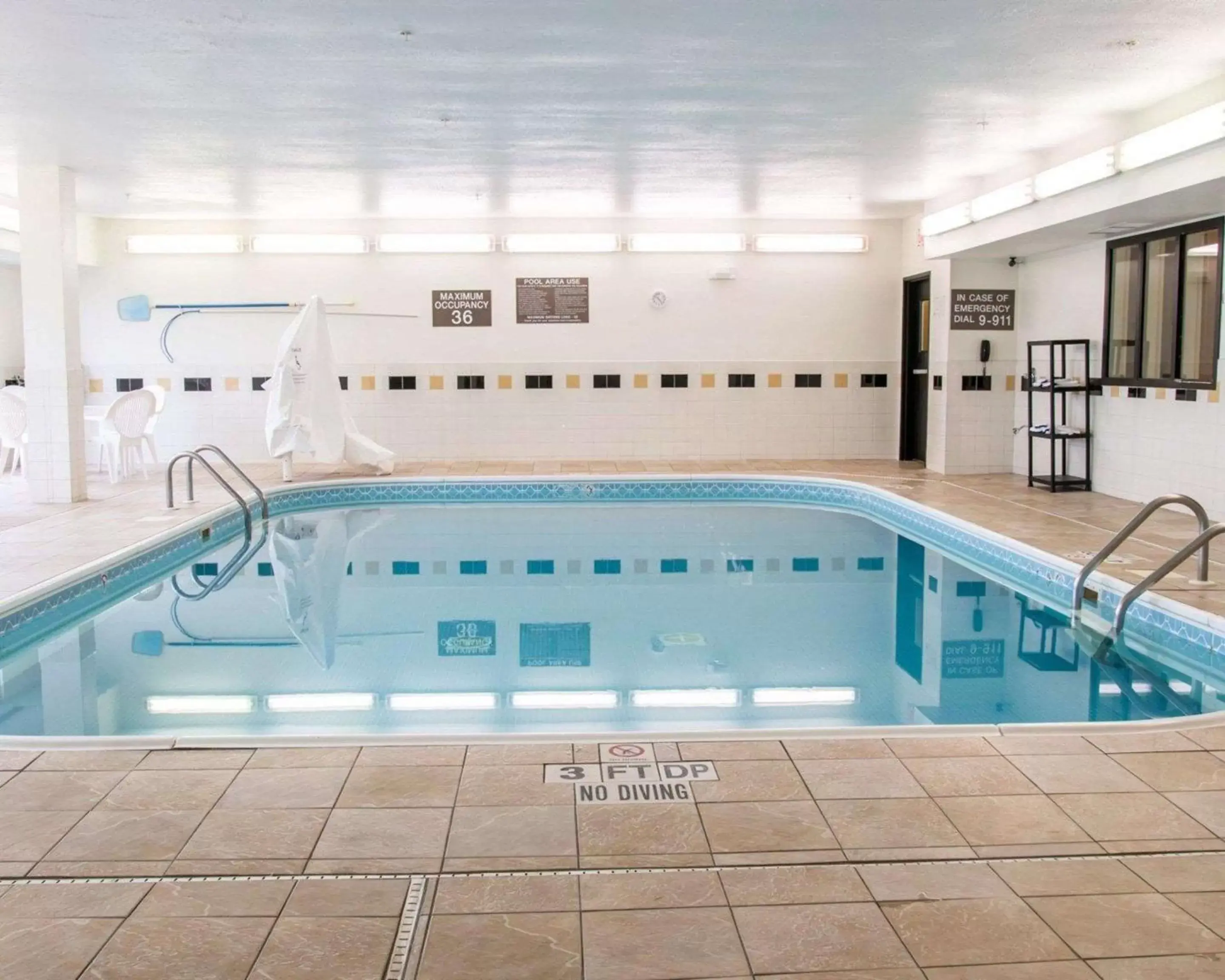 On site, Swimming Pool in Comfort Suites Saginaw