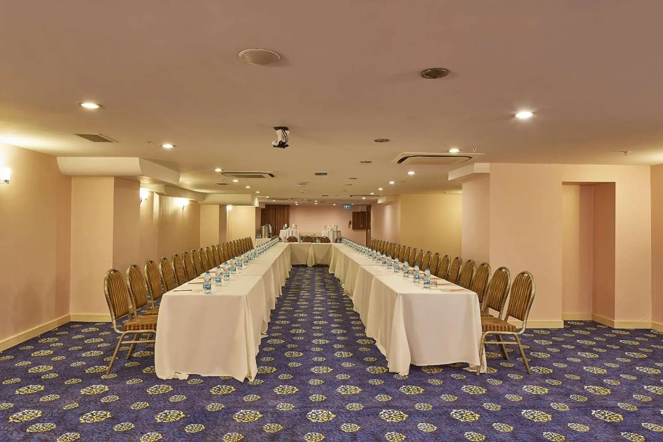 Meeting/conference room in DoubleTree By Hilton Hotel Izmir - Alsancak