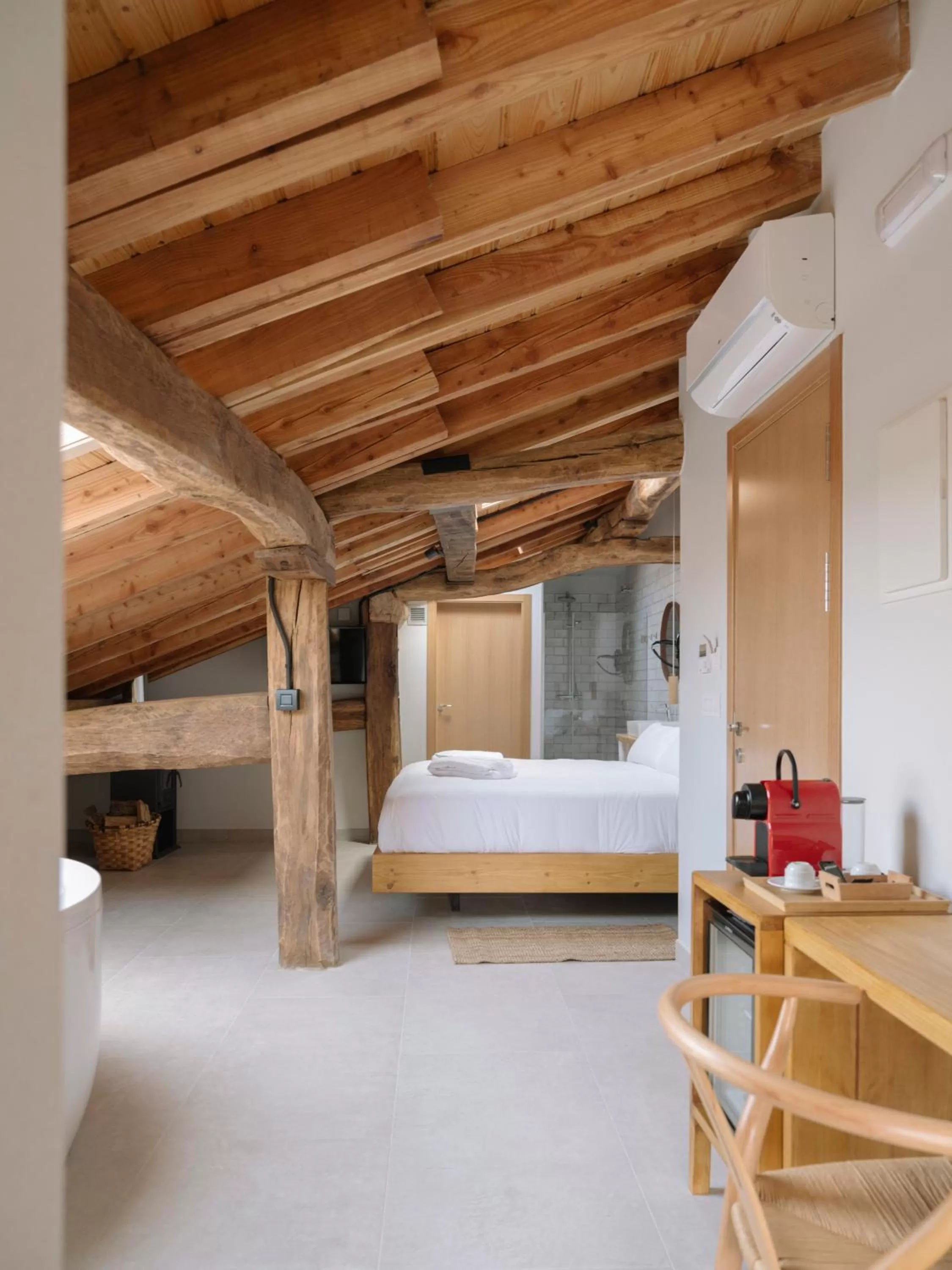 Bed in Hotel Nafarrola - Gastronomy & Wine