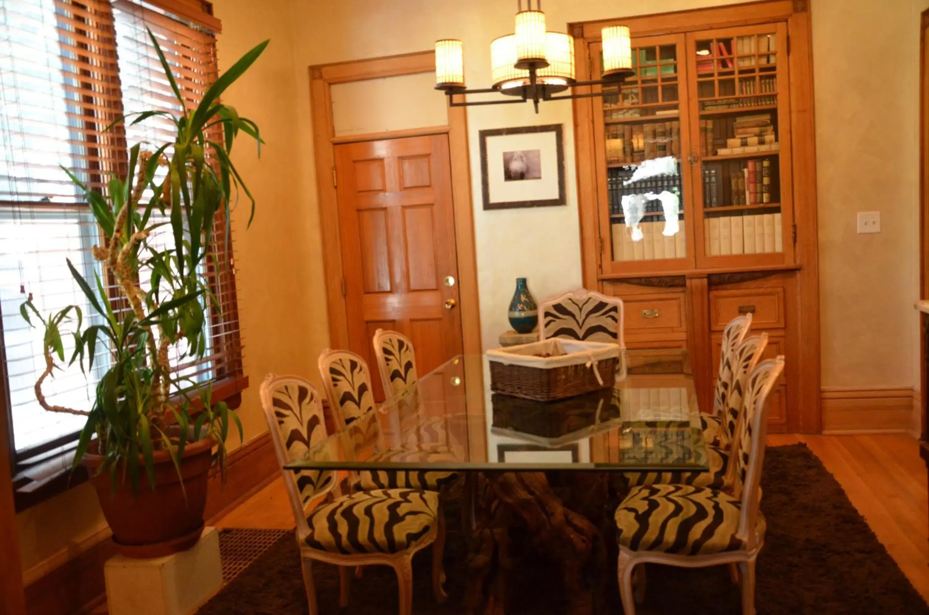 Dining area in Off Broadway B & B