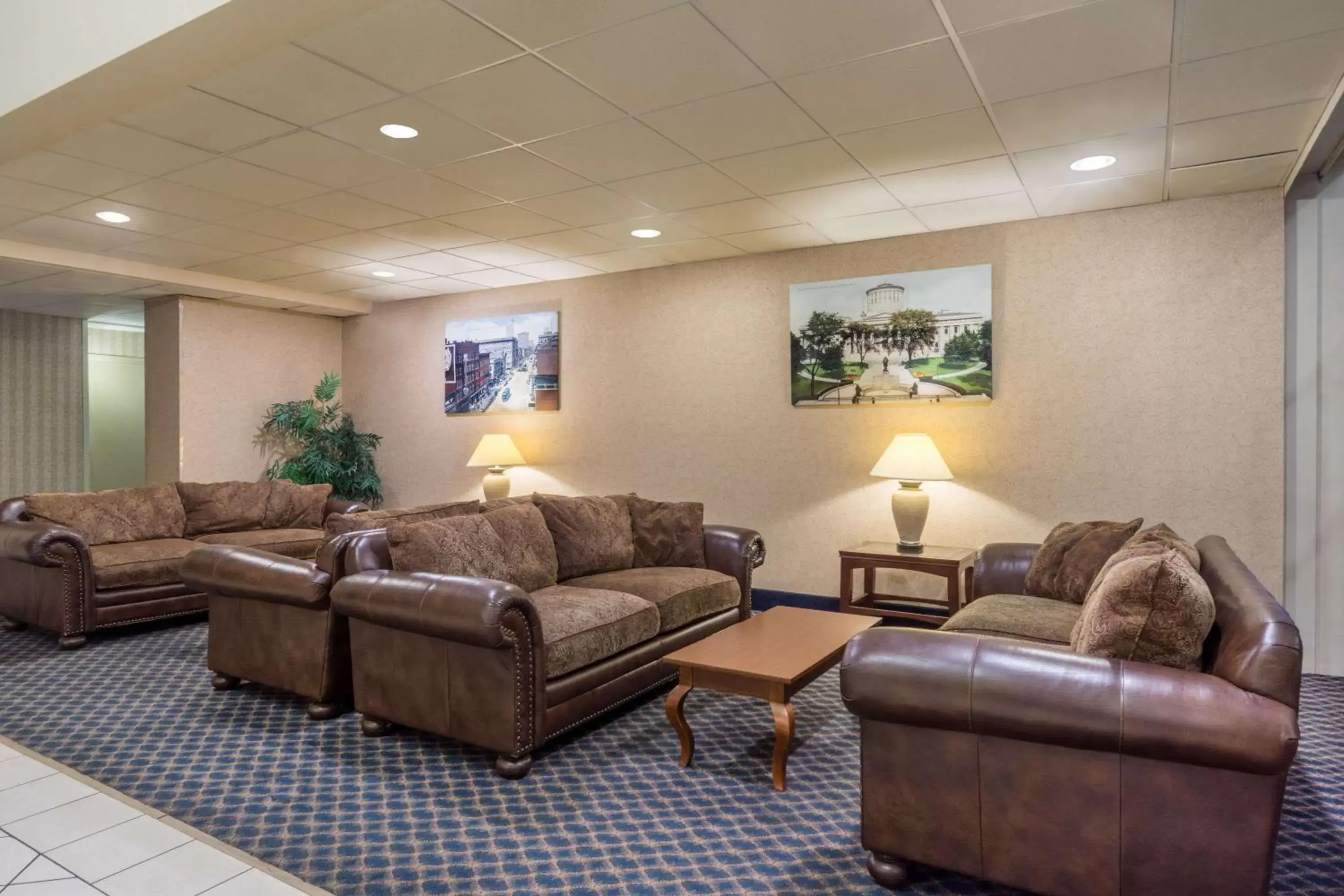 Lobby or reception, Seating Area in Days Inn by Wyndham Columbus Airport