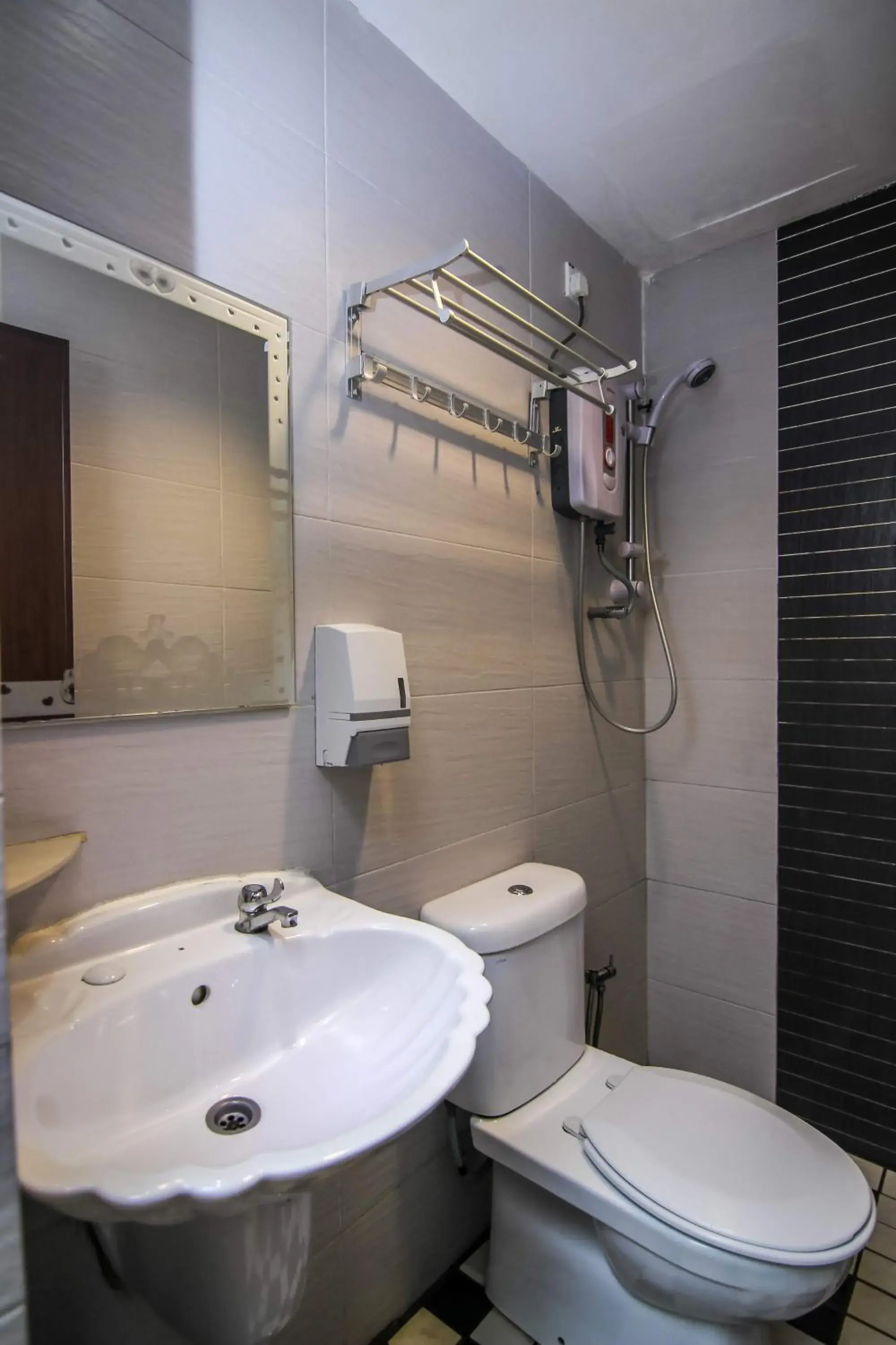 Bathroom in Rose Cottage Hotel Taman Impian Senai